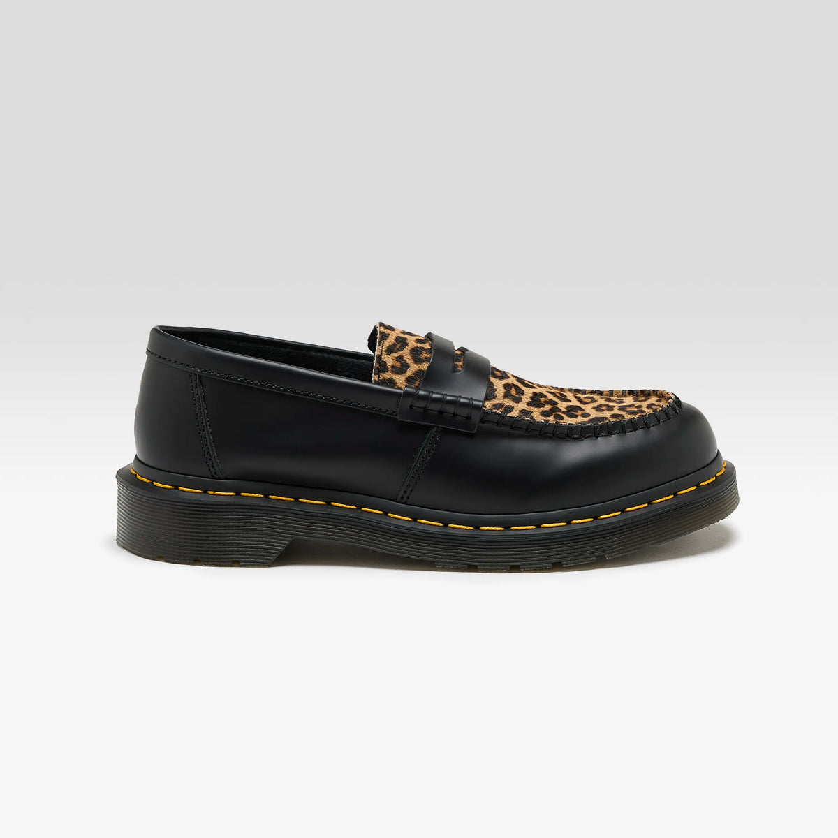 Dr. Martens ブラックエナメルローファー ドクターマーチン Dr.Martens ローファー タッセル エイドリアン