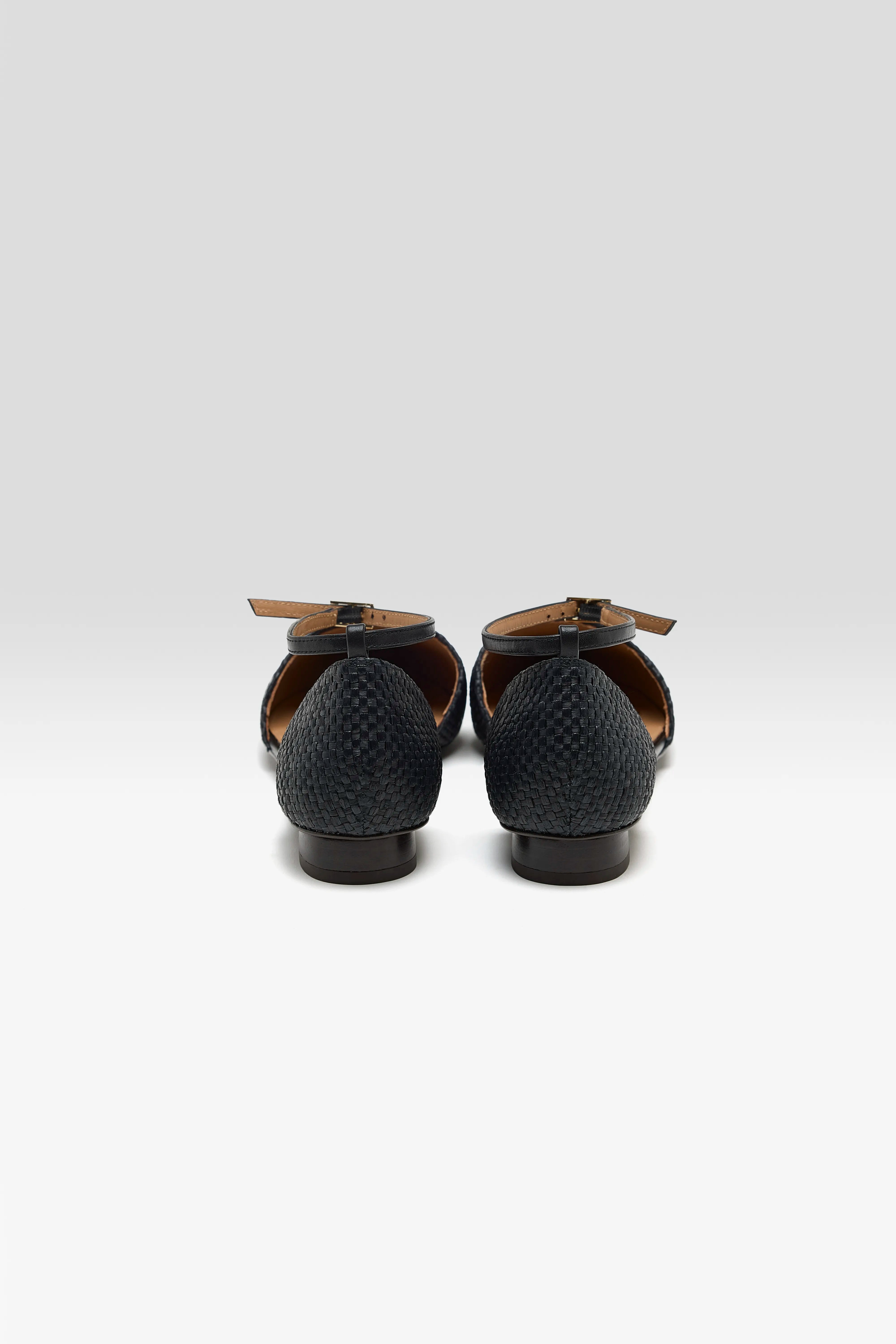 Frankie Small Weave Black Sandals (251 / W / BLACK)