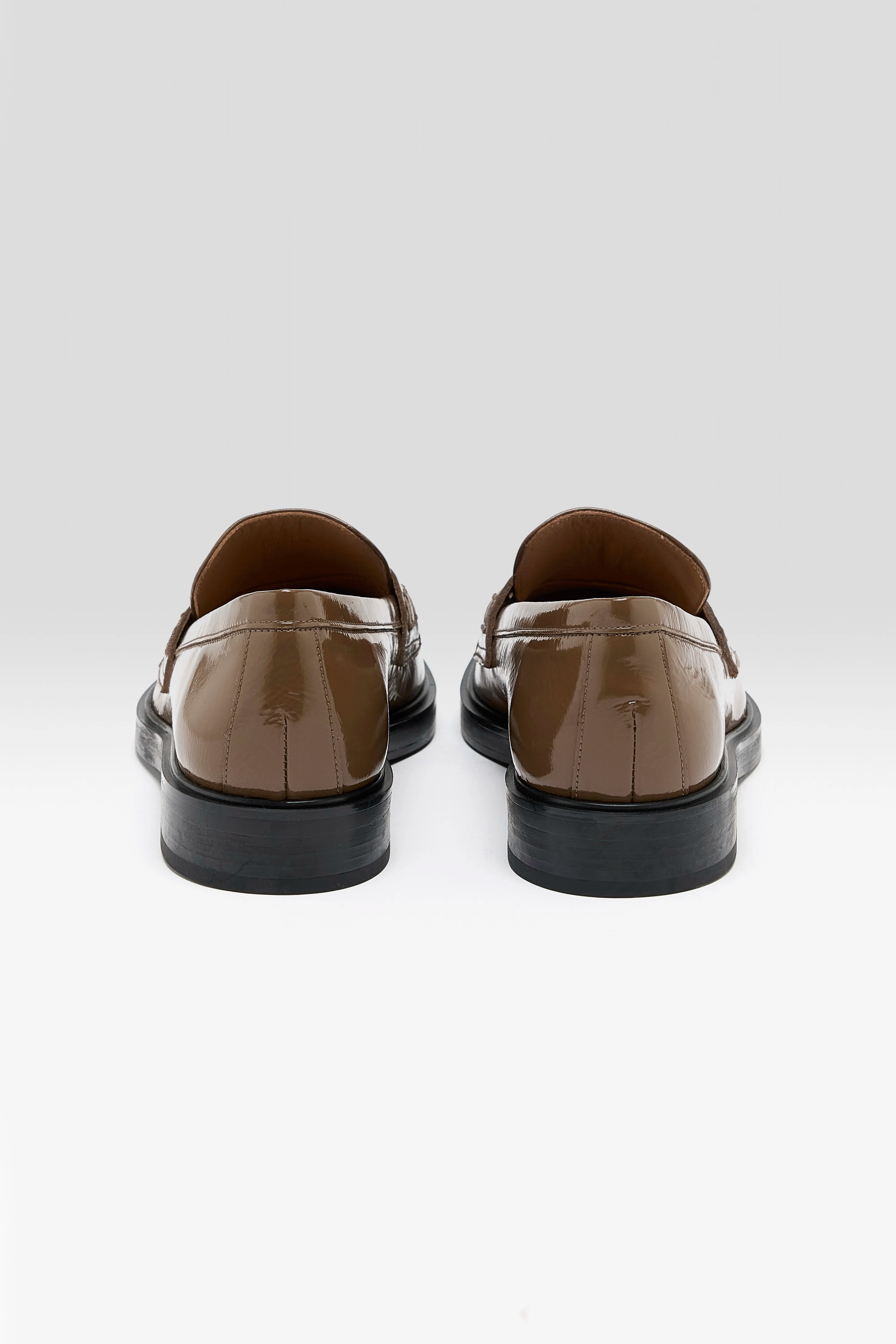 Sara Loafers  (252 / W / KAKI)