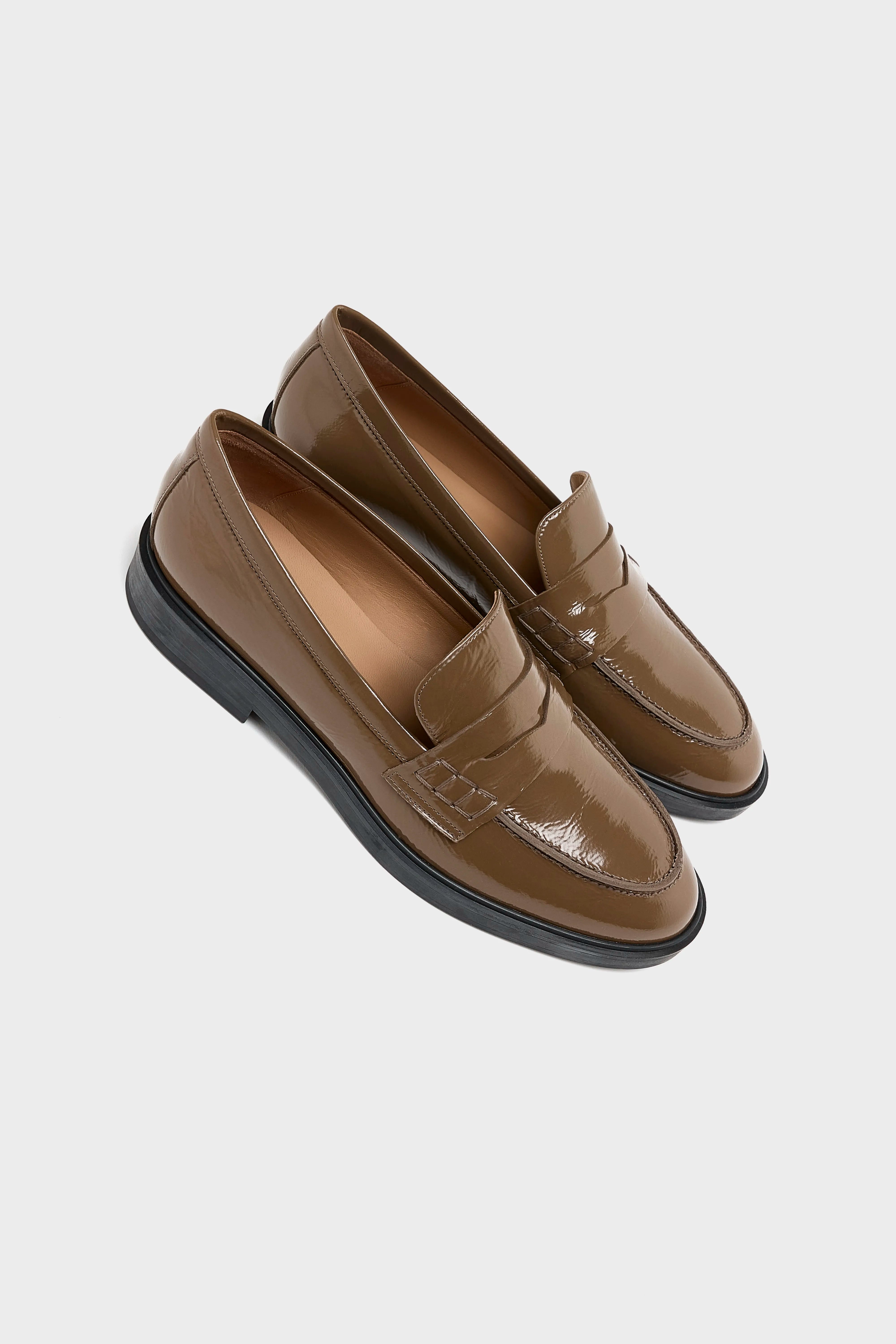 Sara Loafers  (252 / W / KAKI)