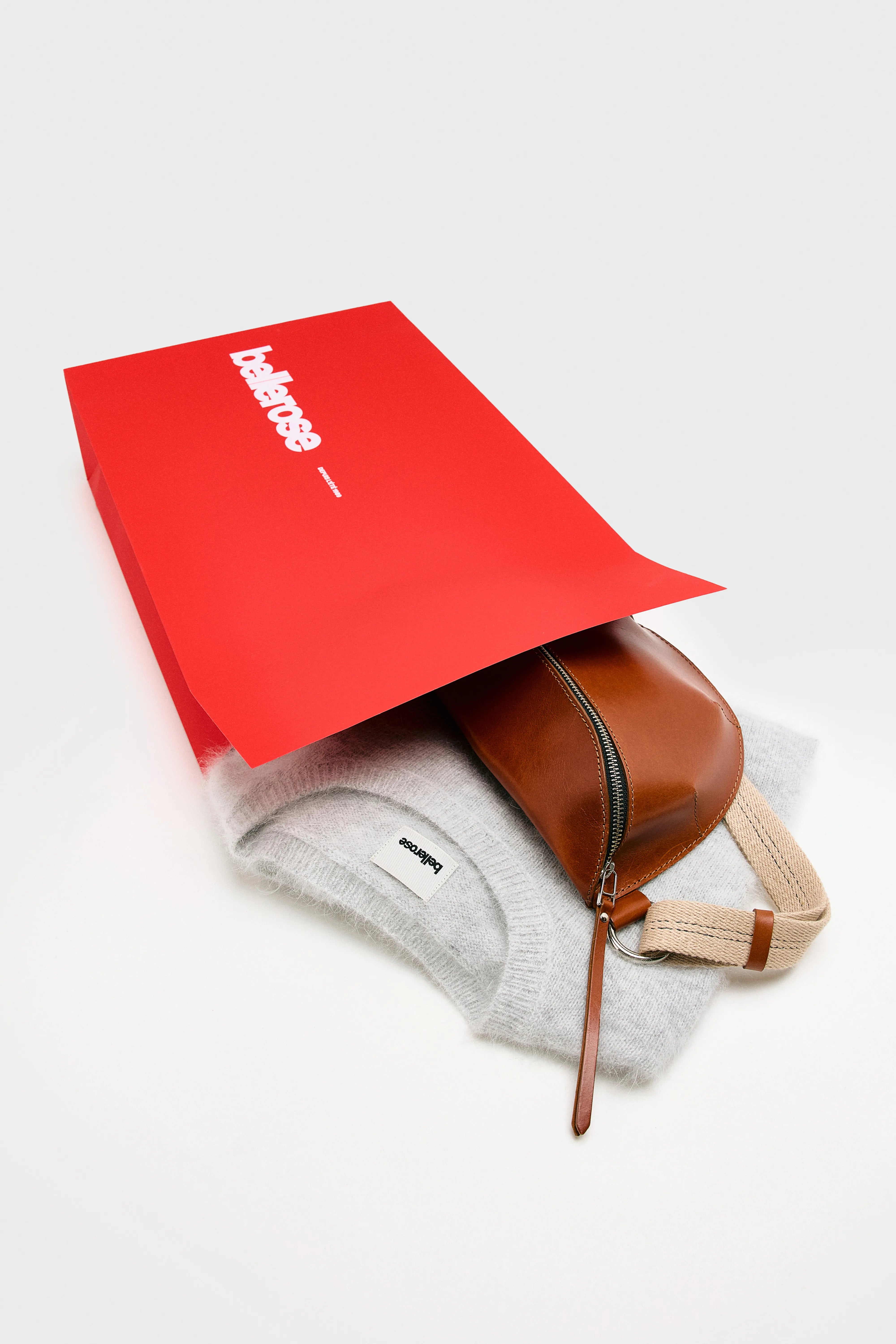 Gift Envelope - Size Large (252 / W / POPPY)