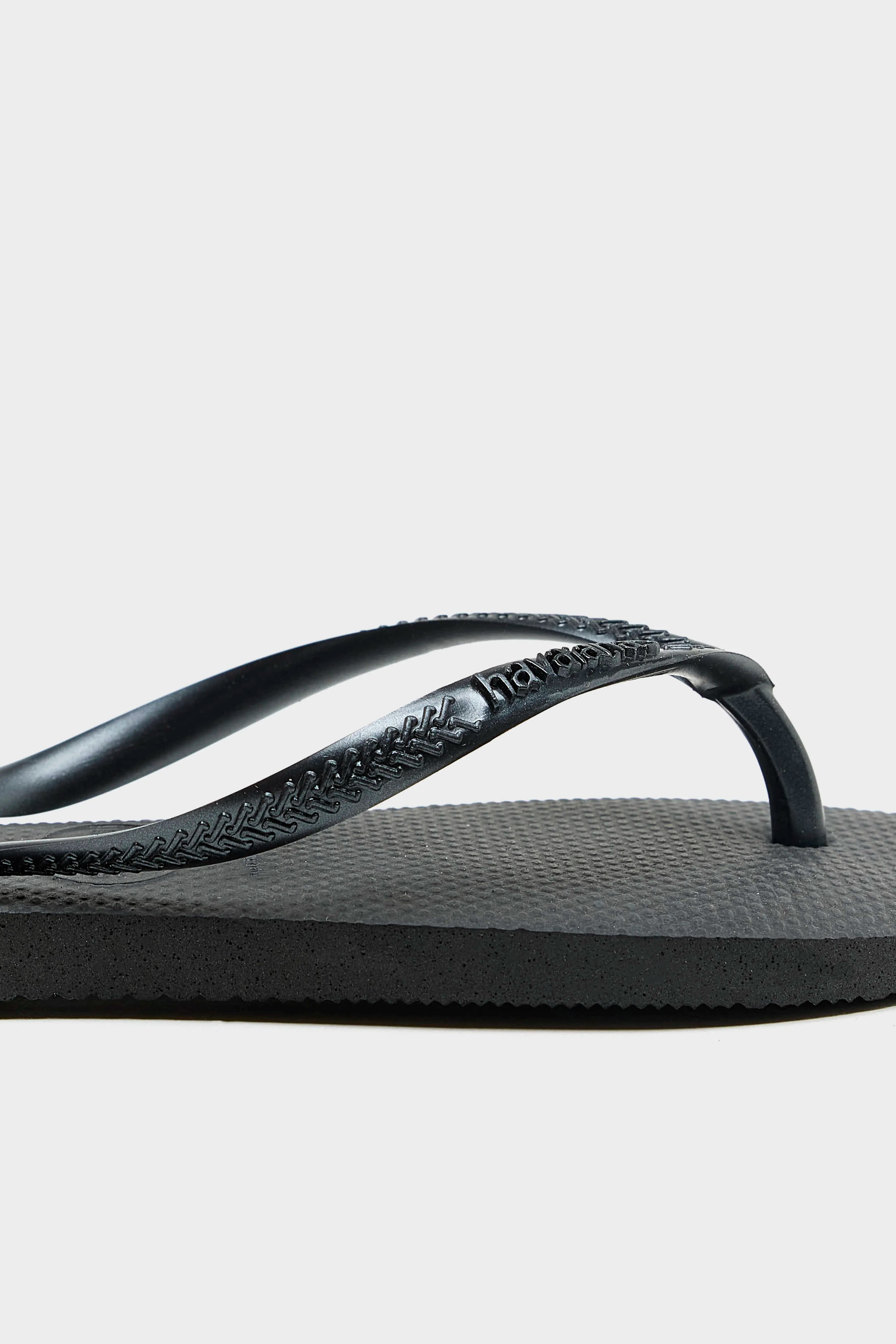 Slim fit Teenslippers (261 / W / BLACK)