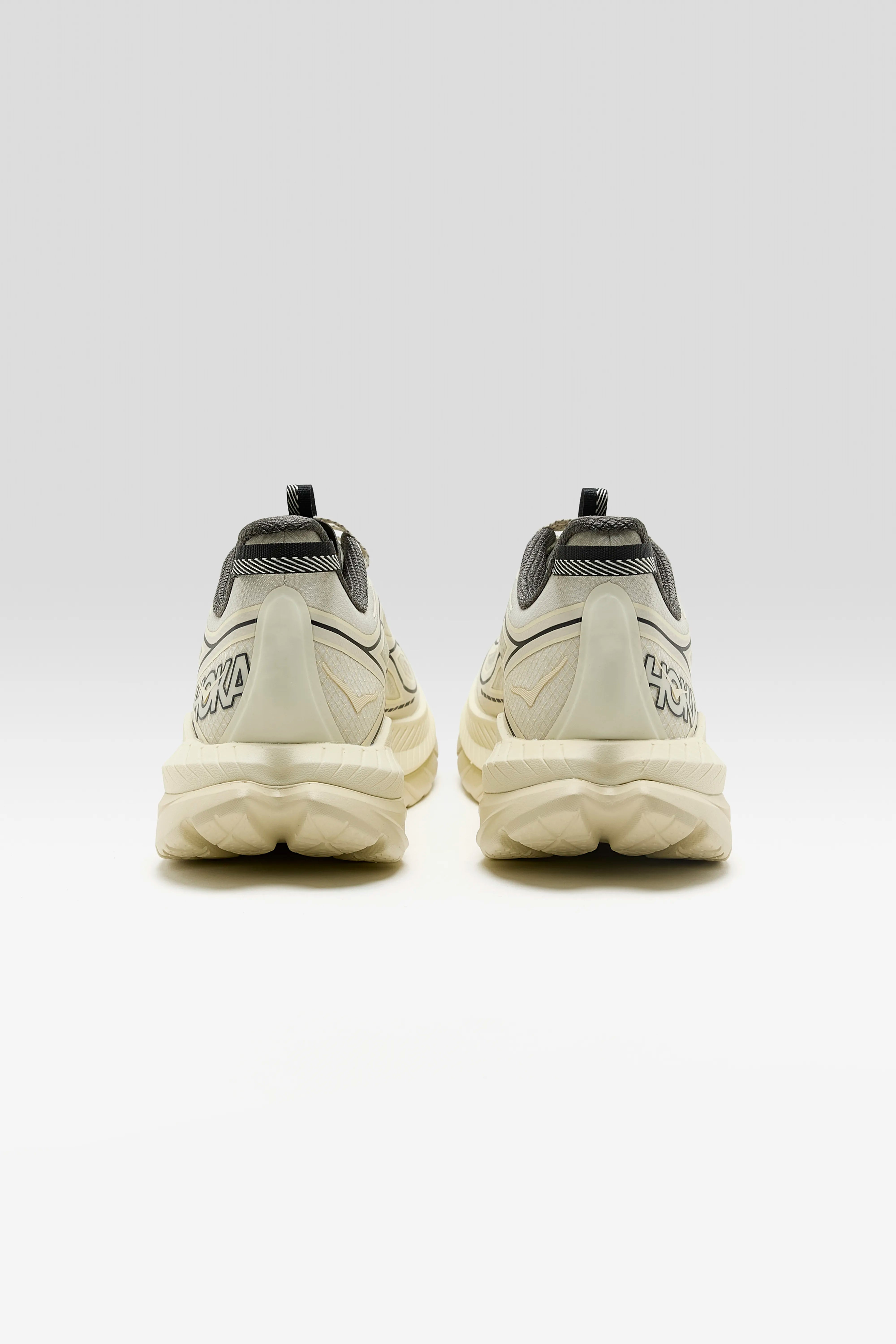 Mach Remastered for Men  (261 / M / OFF WHITE)