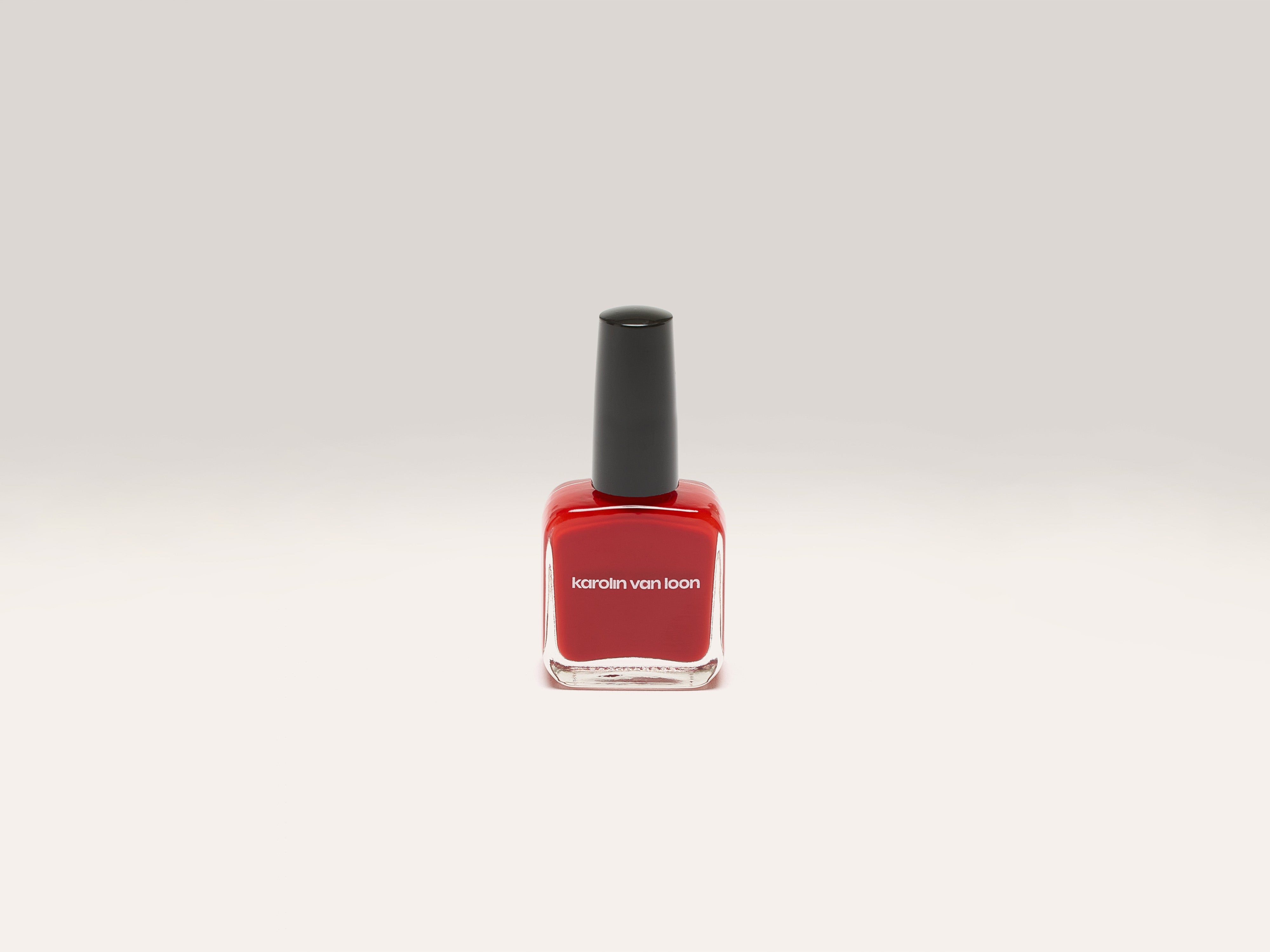 37 Tomate Rouge Nail Polish (242 / W / RED)