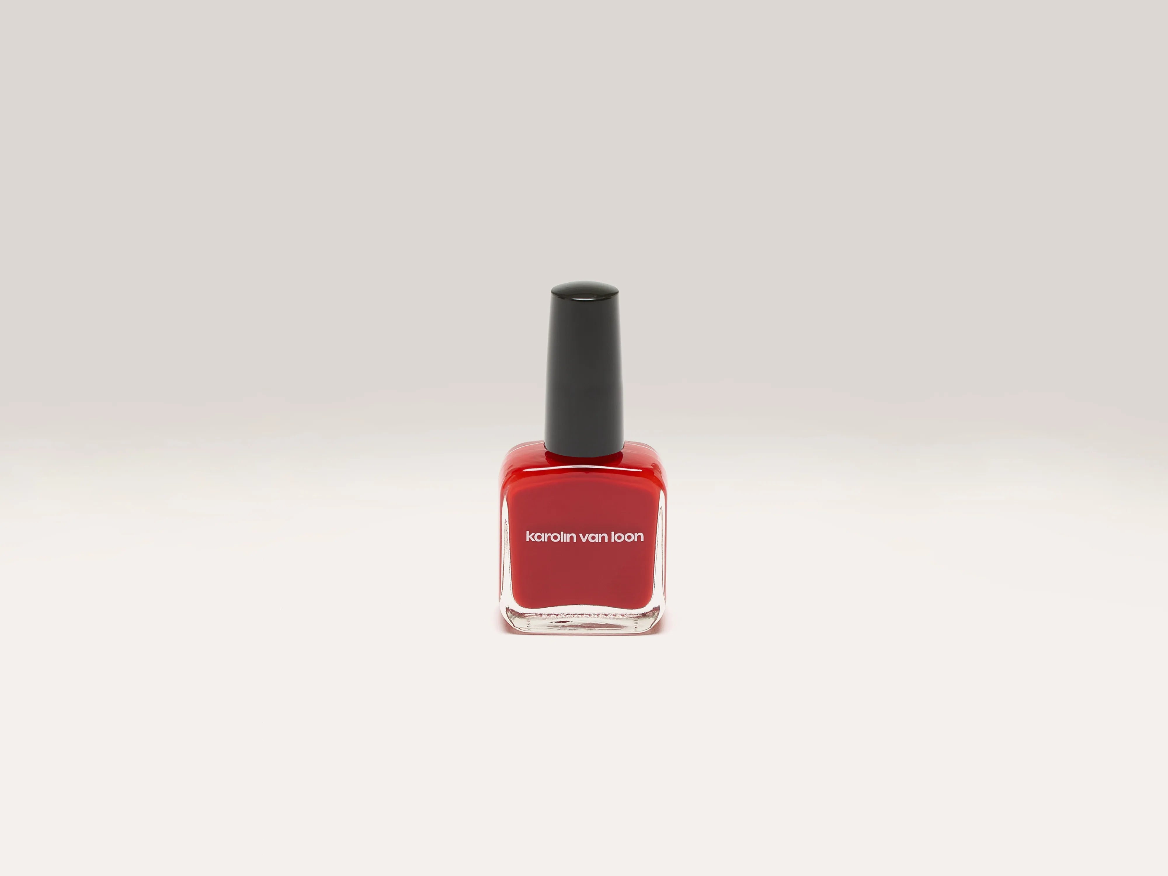 37 Tomate Rouge Nail Polish (242 / W / RED)
