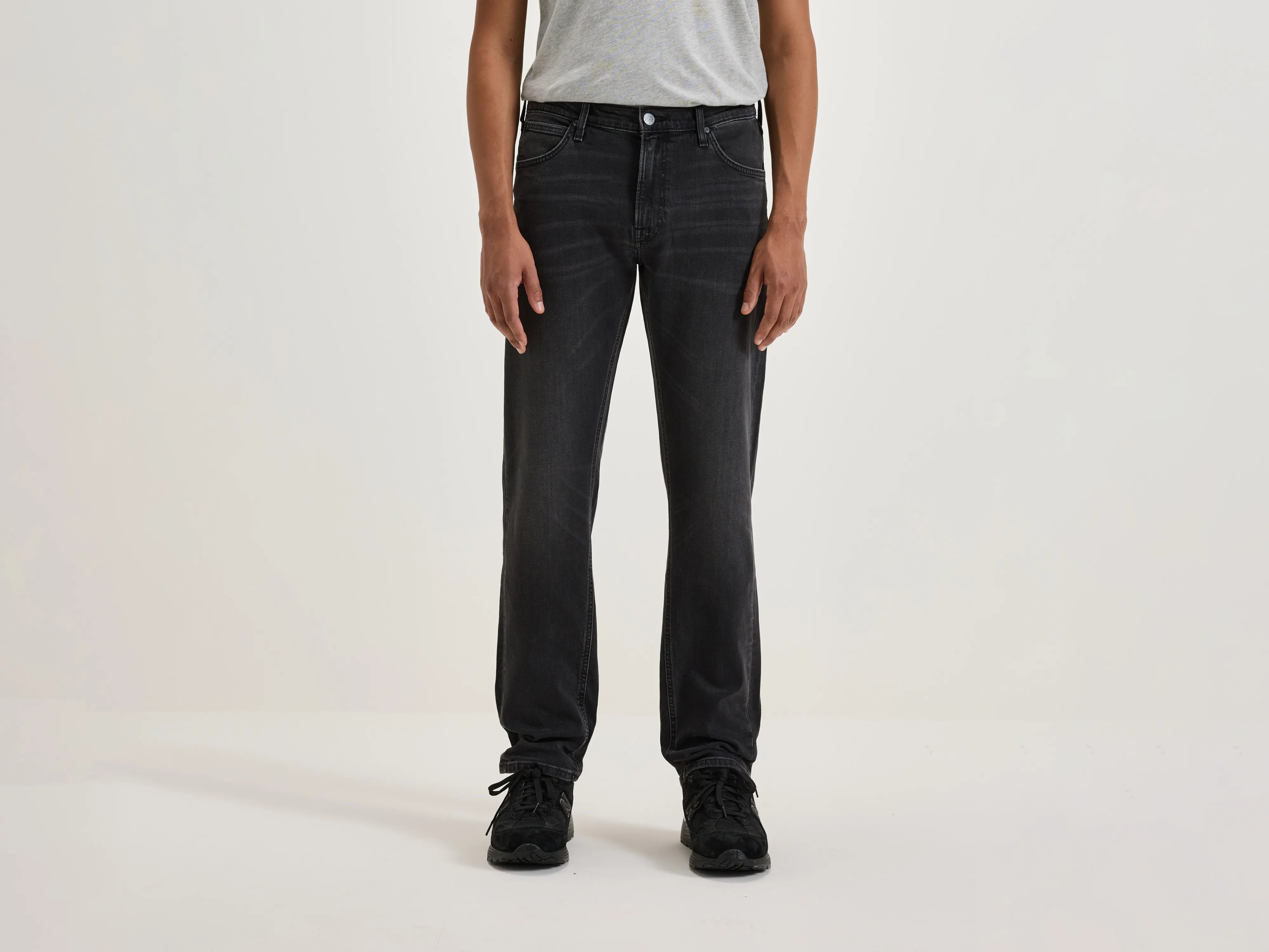 Daren Zip Fly Jeans (242 / M / BLACK)