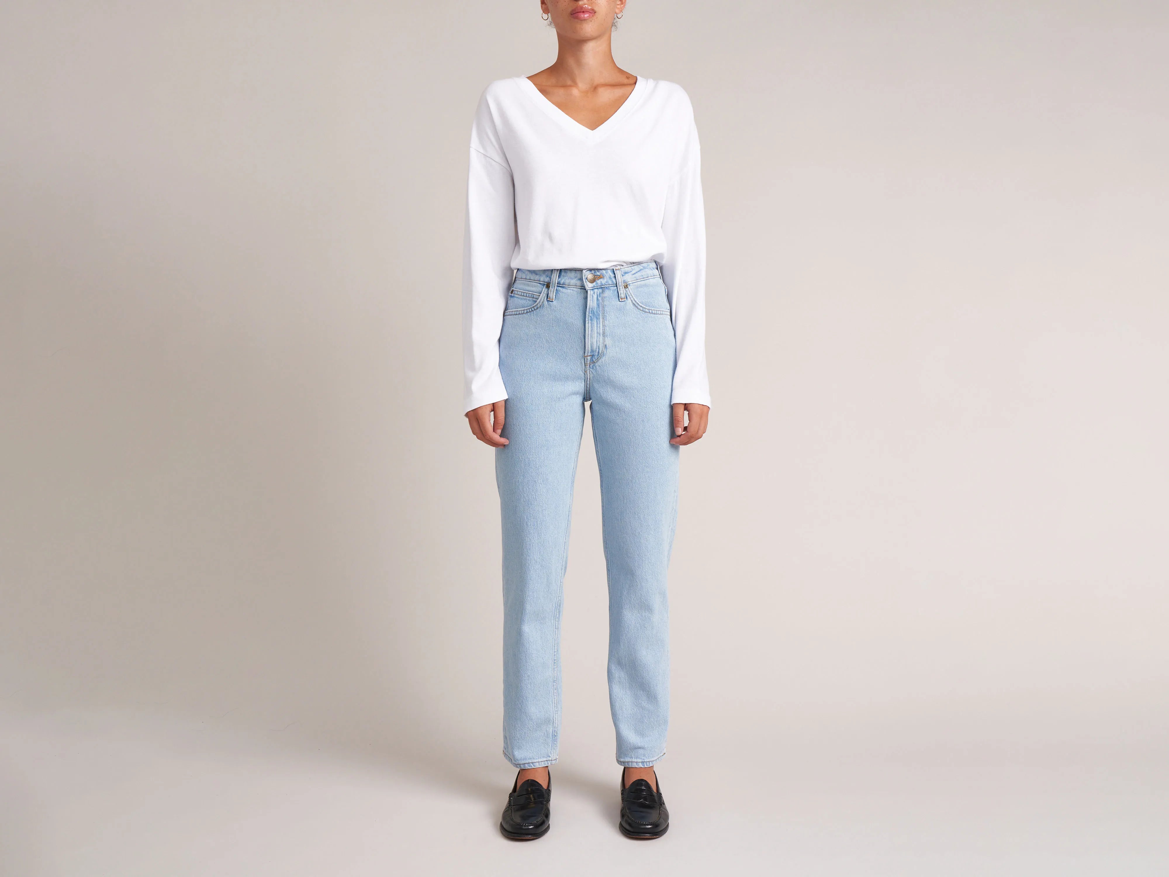 Carol Regular Straight Jeans (232 / W / LIGHT STONE)