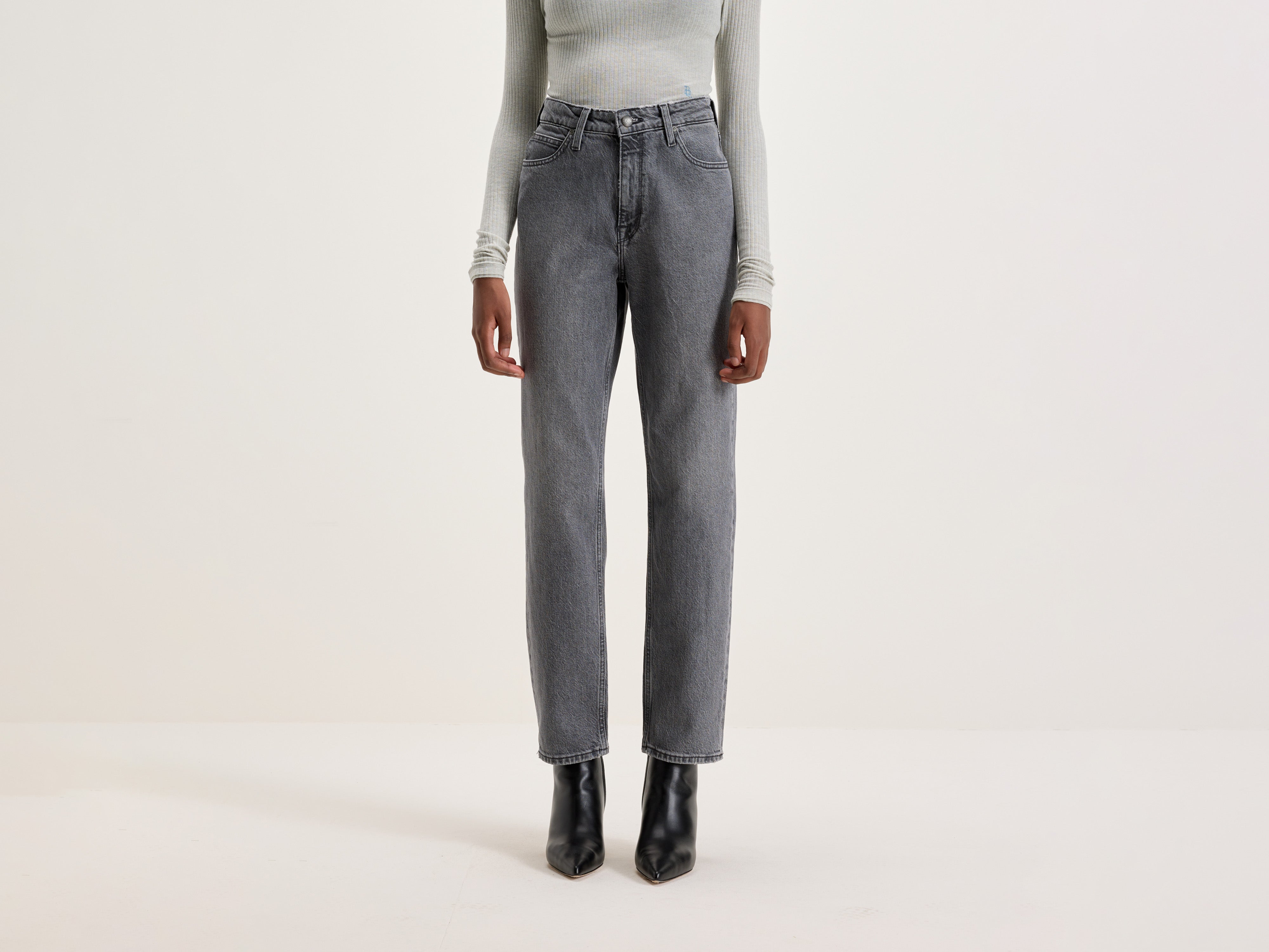 Jeans Carol (242 / W / GREY)