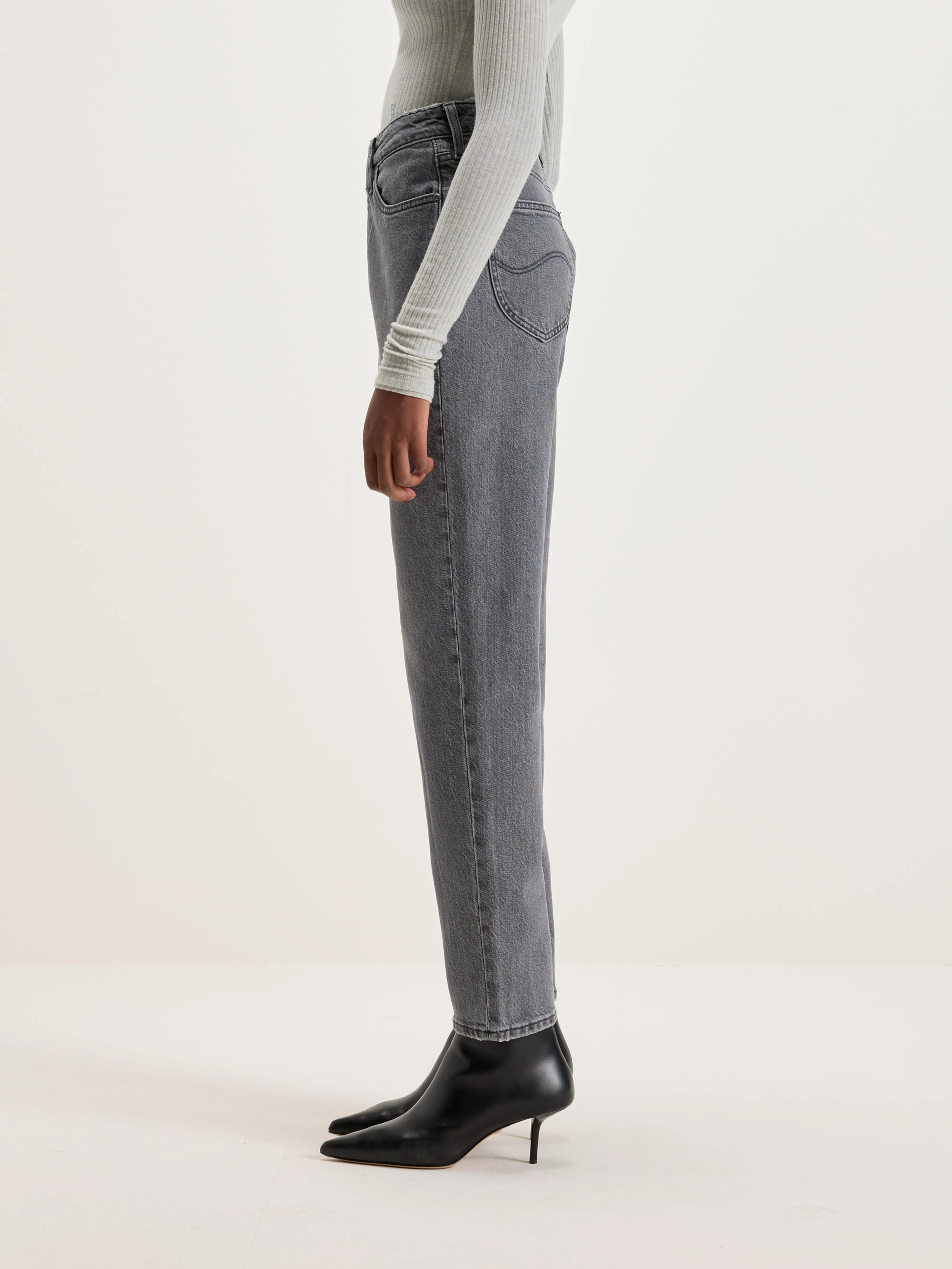 Jean Carol (242 / W / GREY)