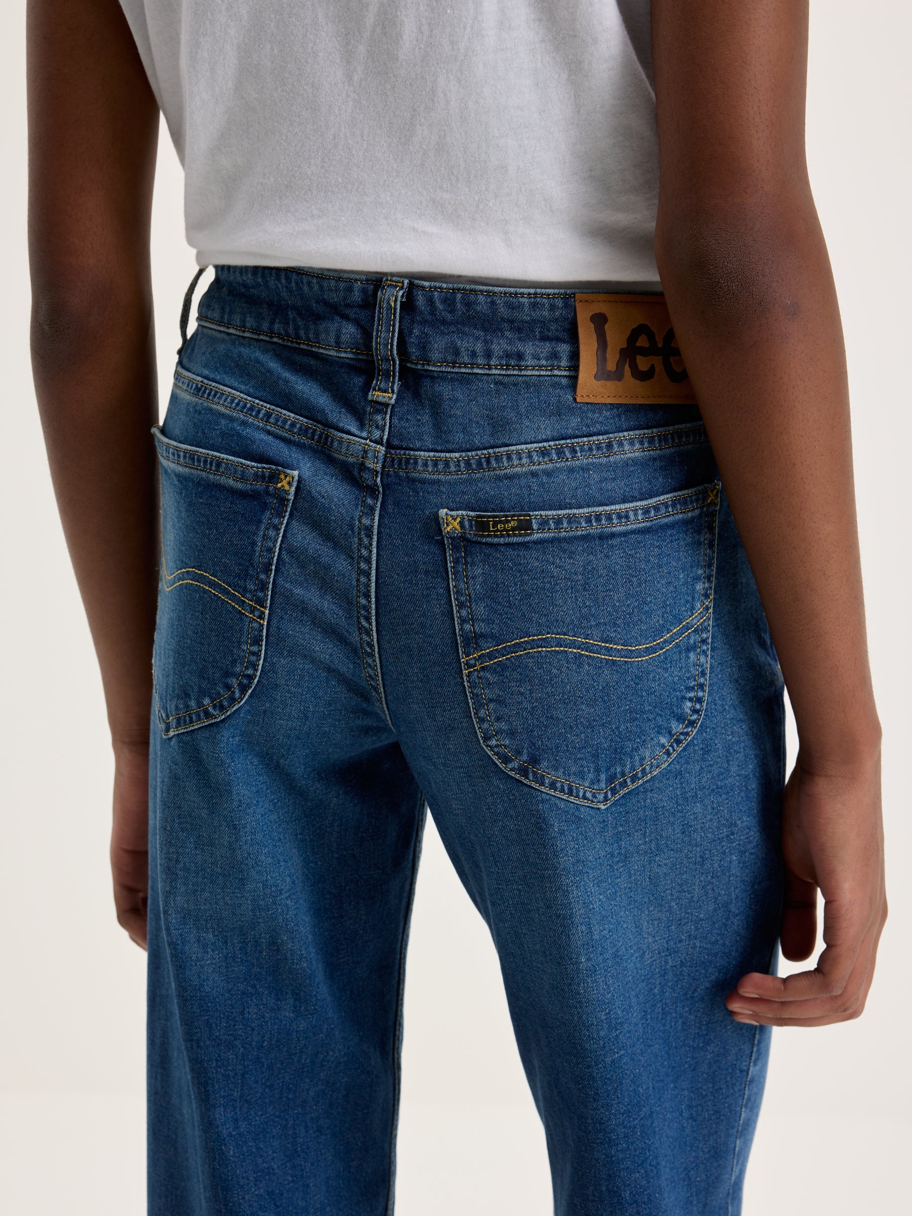 Zoe Jeans (242 / W / MD BLUE RINSE)