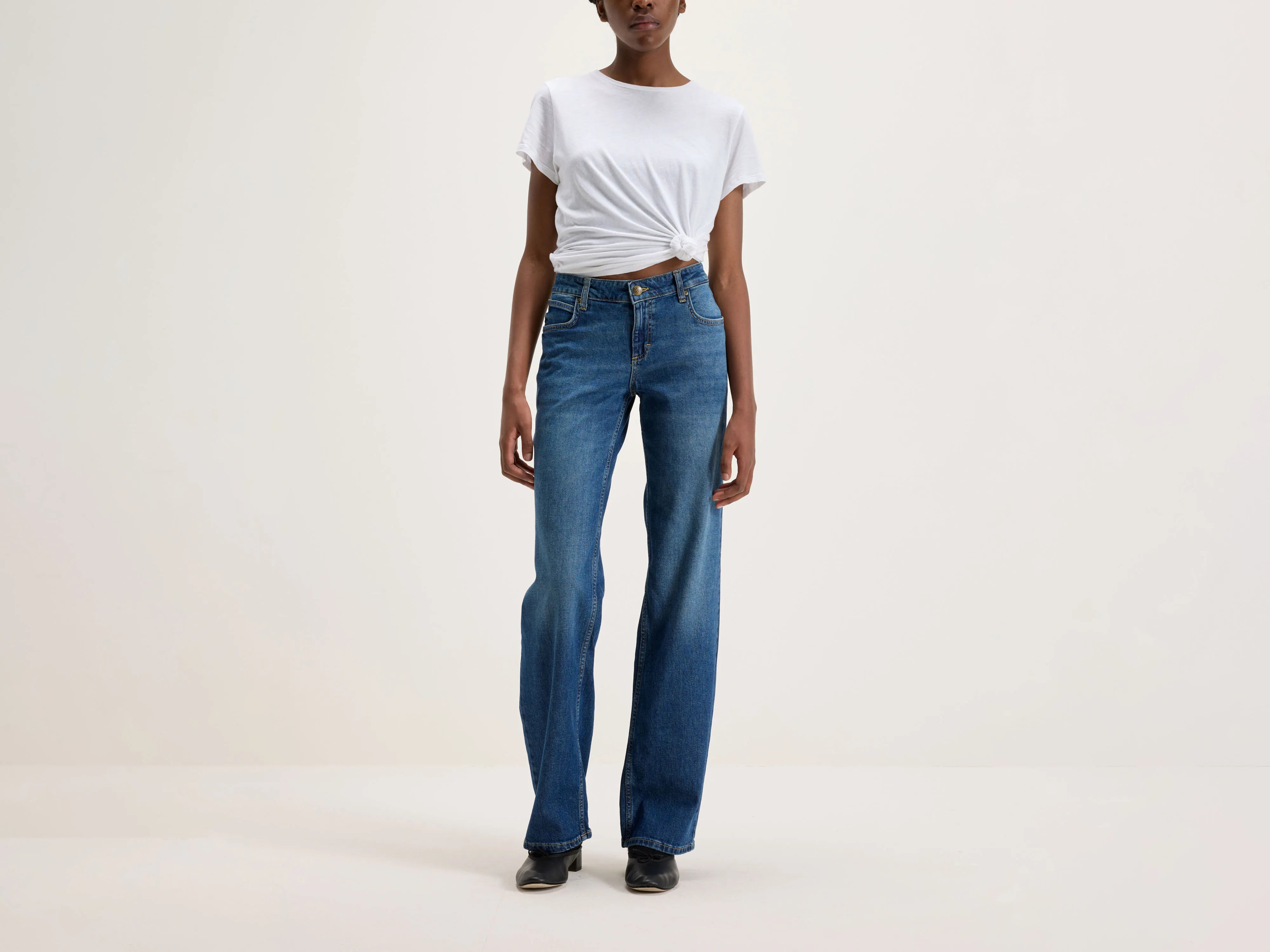 Zoe Jeans (242 / W / MD BLUE RINSE)