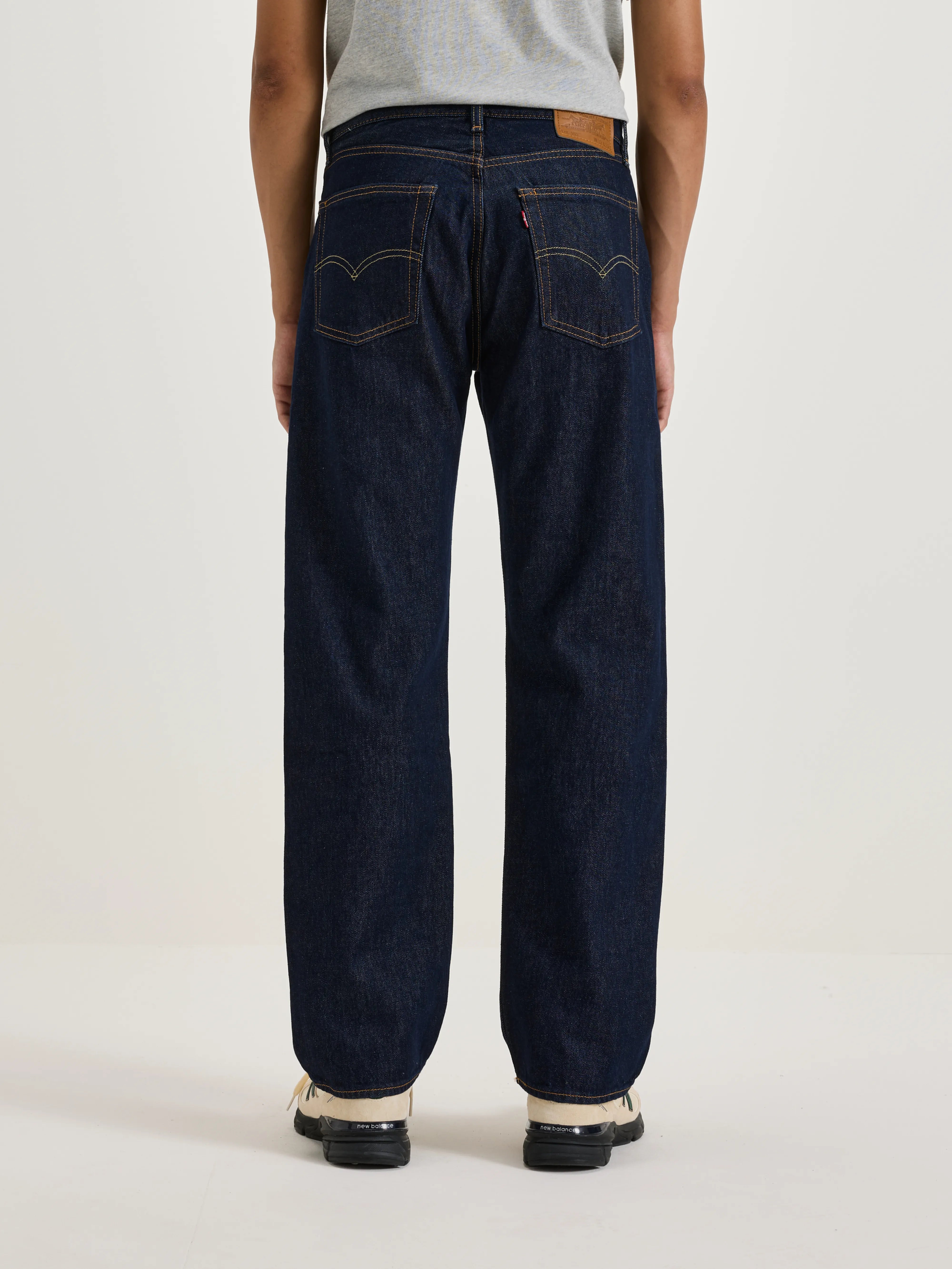 555™ Relaxed Straight Jeans (242 / M / HVY STONE WASH)