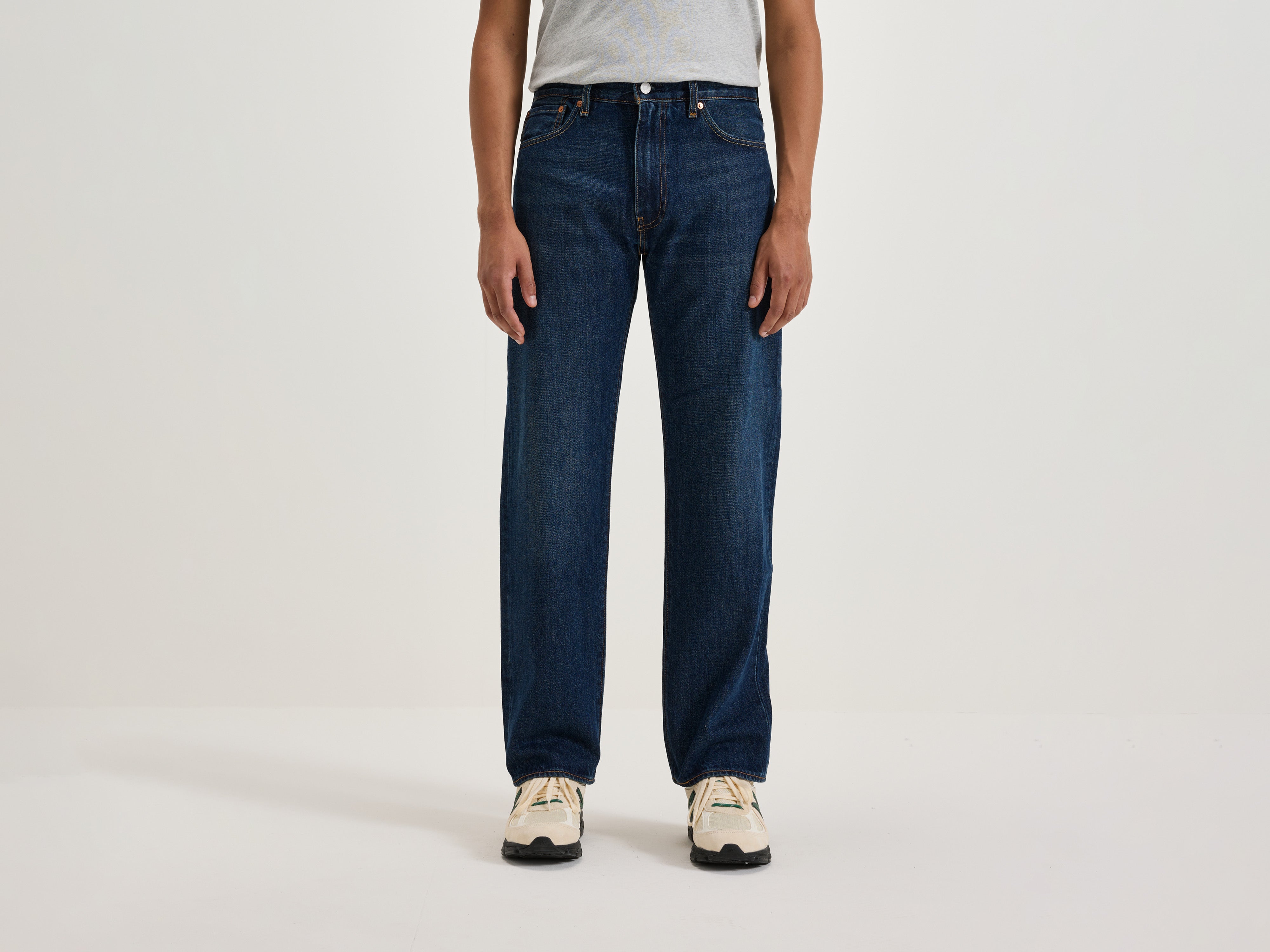 555™ Relaxed Straight Jeans (242 / M / HVY STONE WASH)