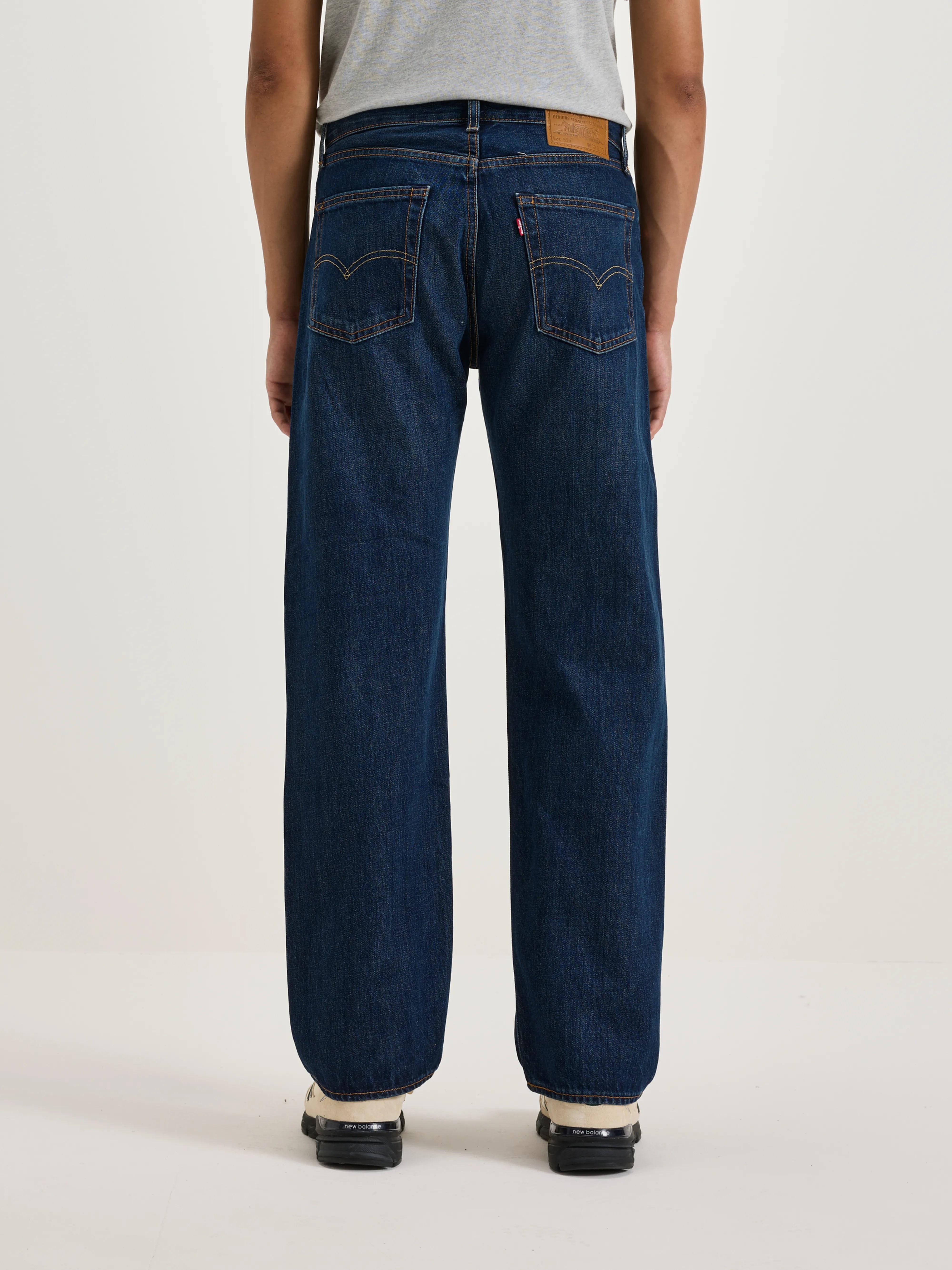 555™ Relaxed Straight Jeans (242 / M / HVY STONE WASH)