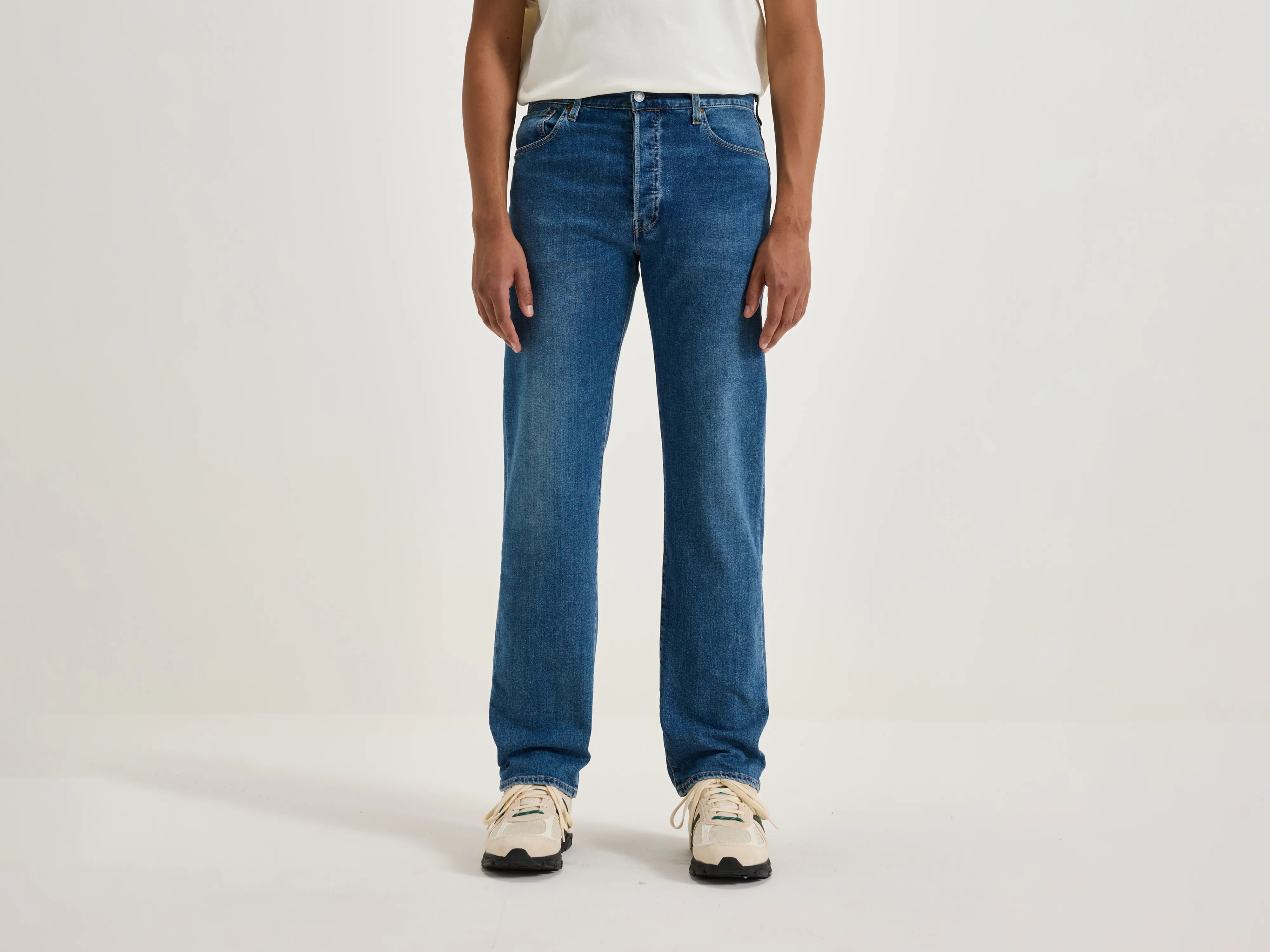 501™ Original Jeans (242 / M / MD BLUE RINSE)