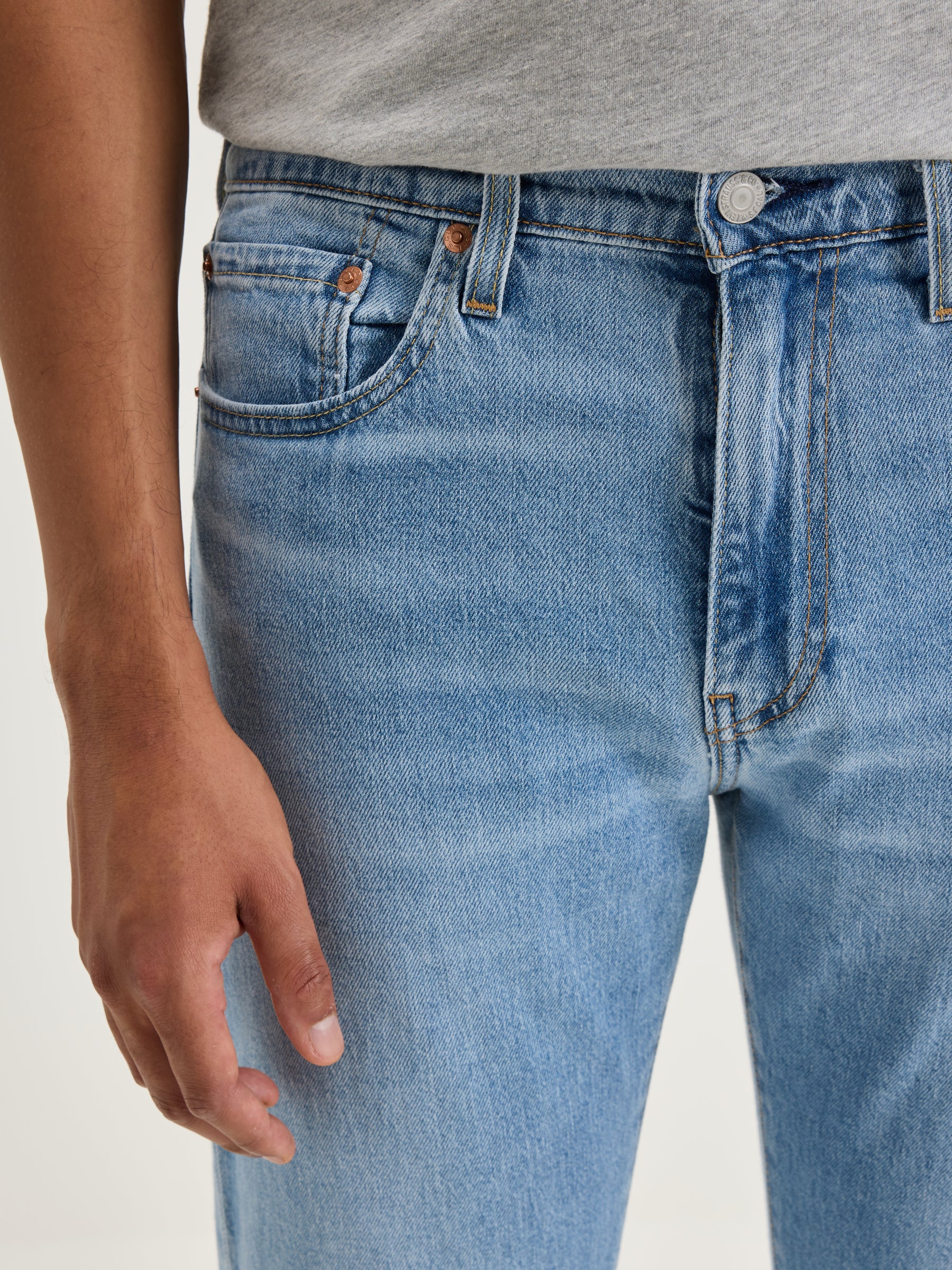 502™ Taper Jeans (242 / M / LT STONE WASH)