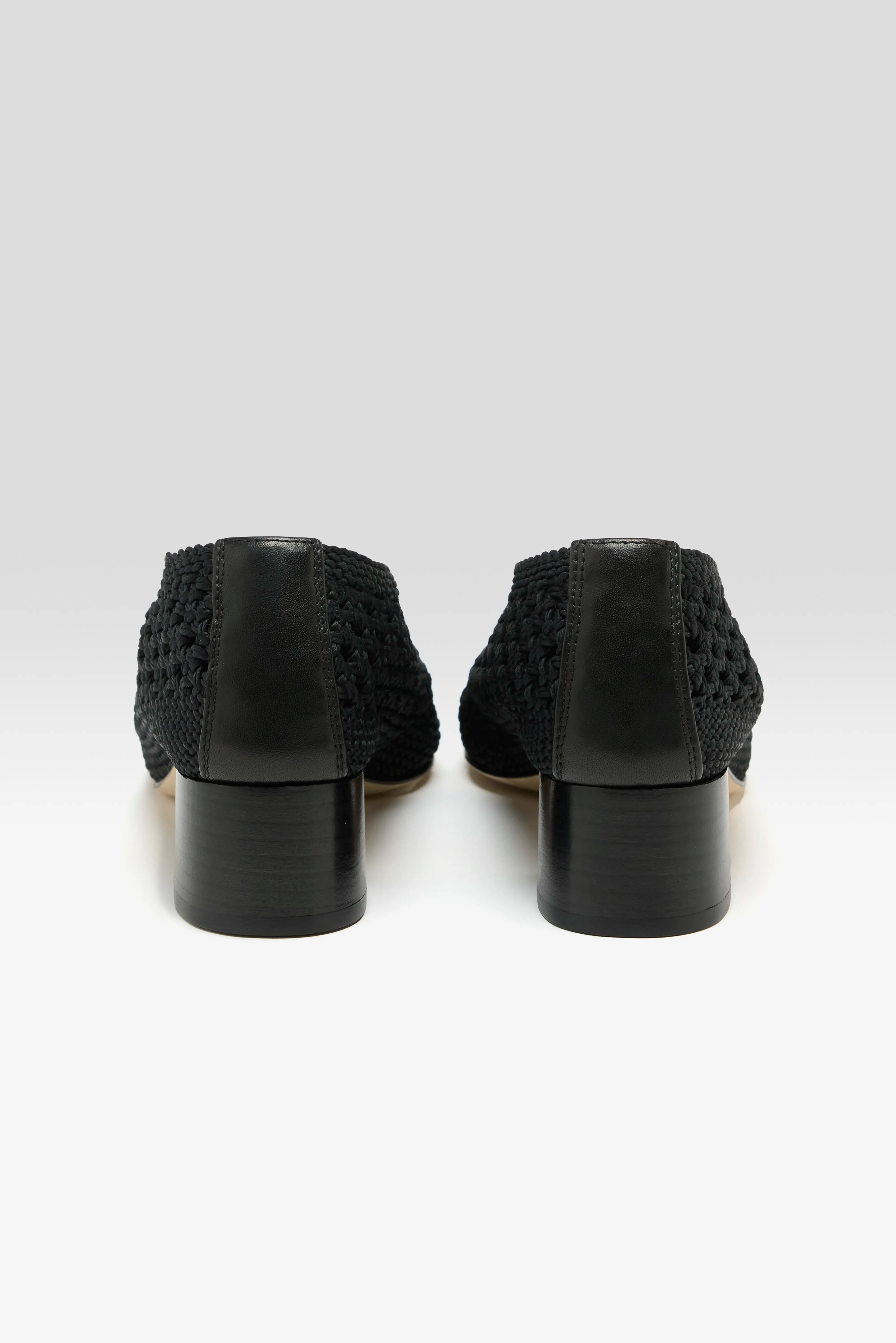 Taissa Black Courts  (251 / W / BLACK)