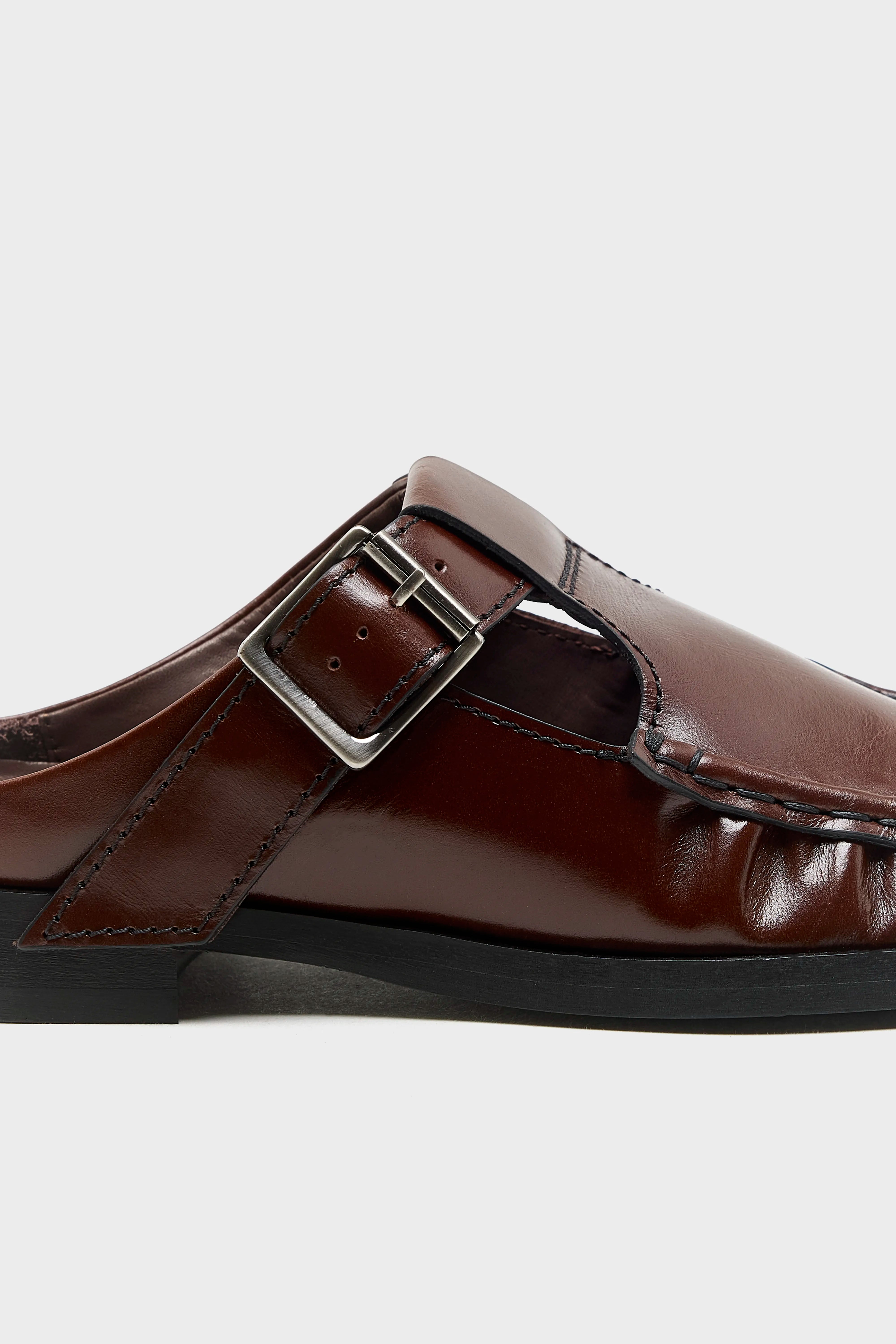 Gianna Mules  (261 / W / BROWN)