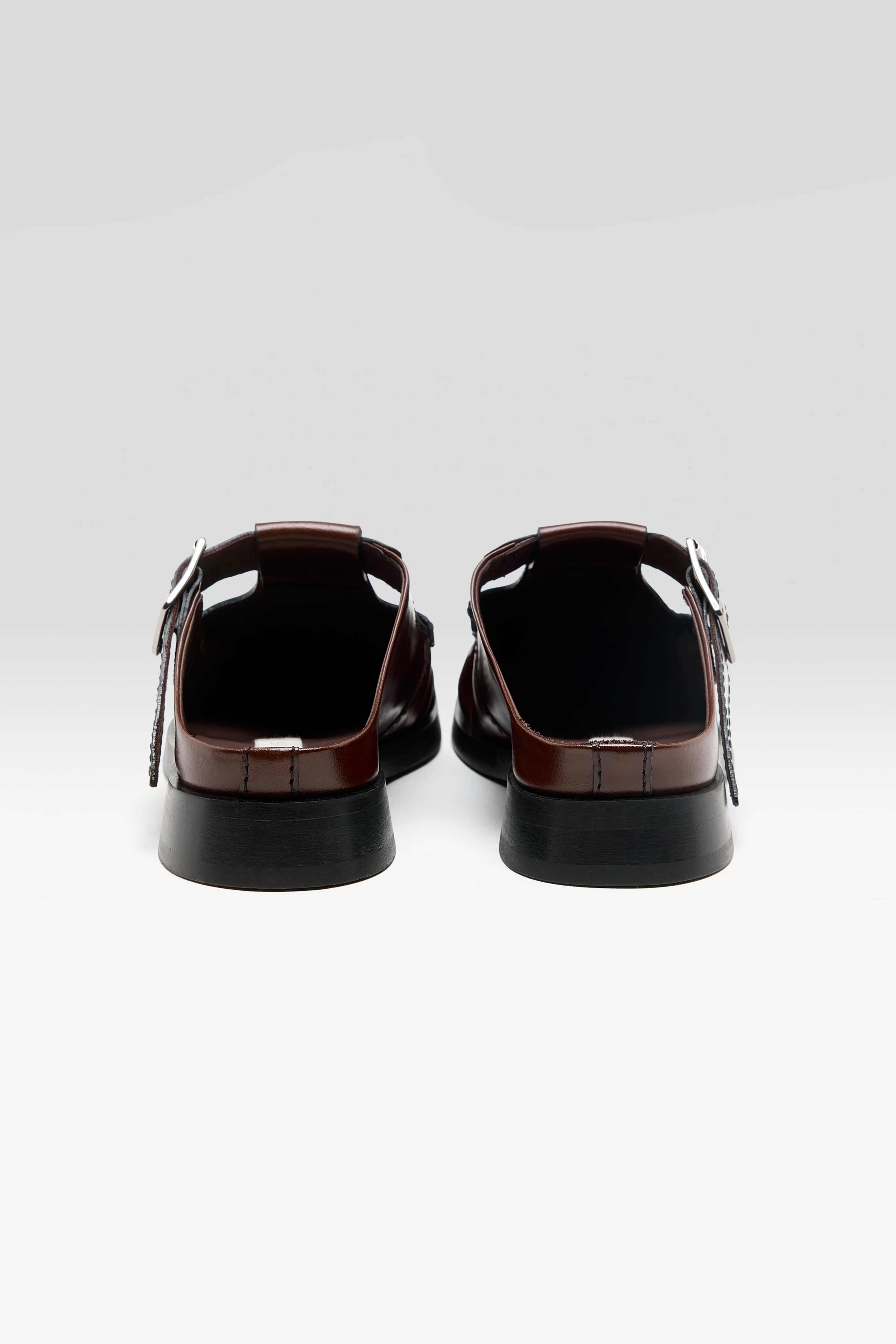 Gianna Mules  (261 / W / BROWN)