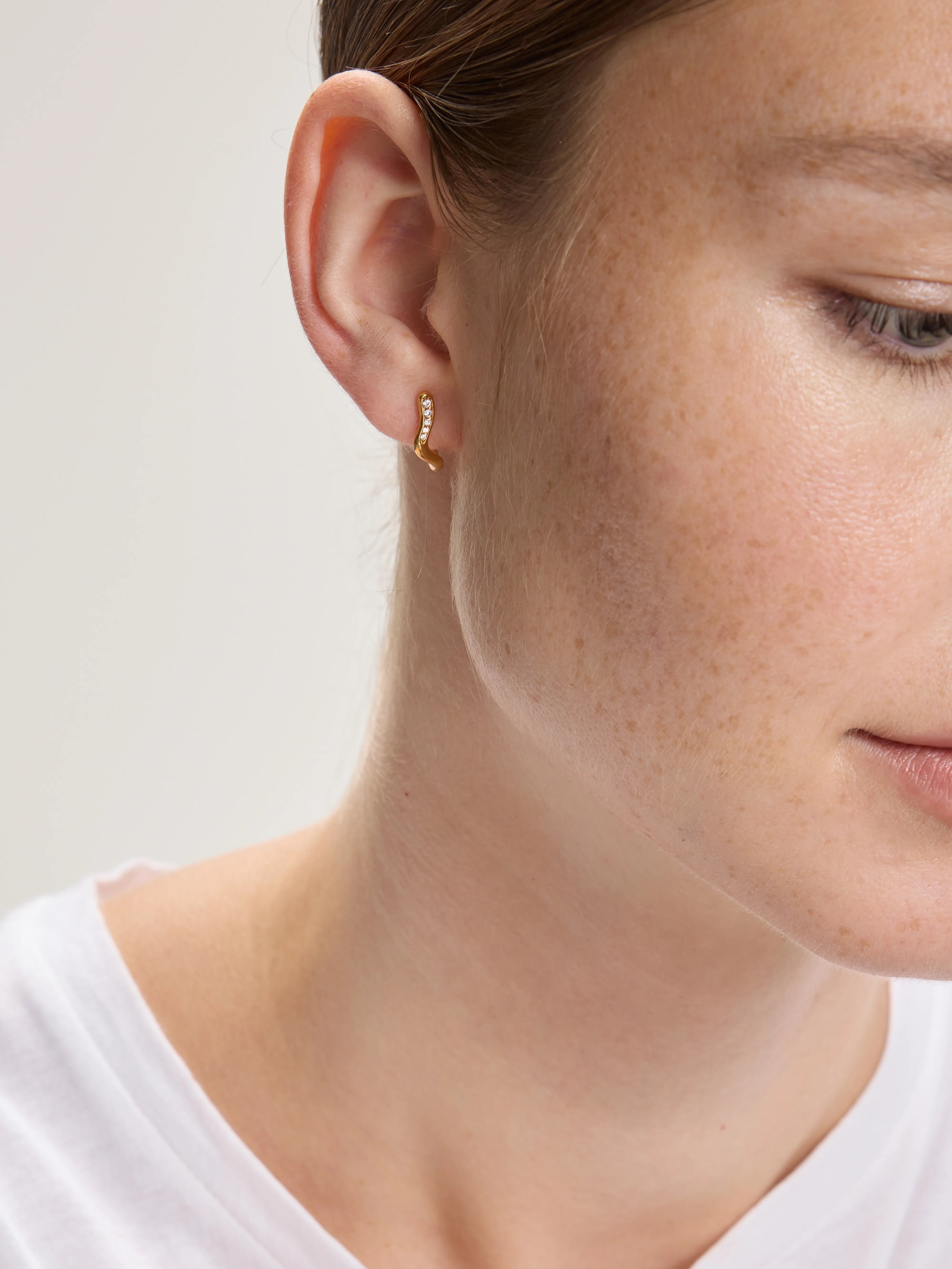 Yasmin 8 Huggie Right Earring For Women | Bellerose