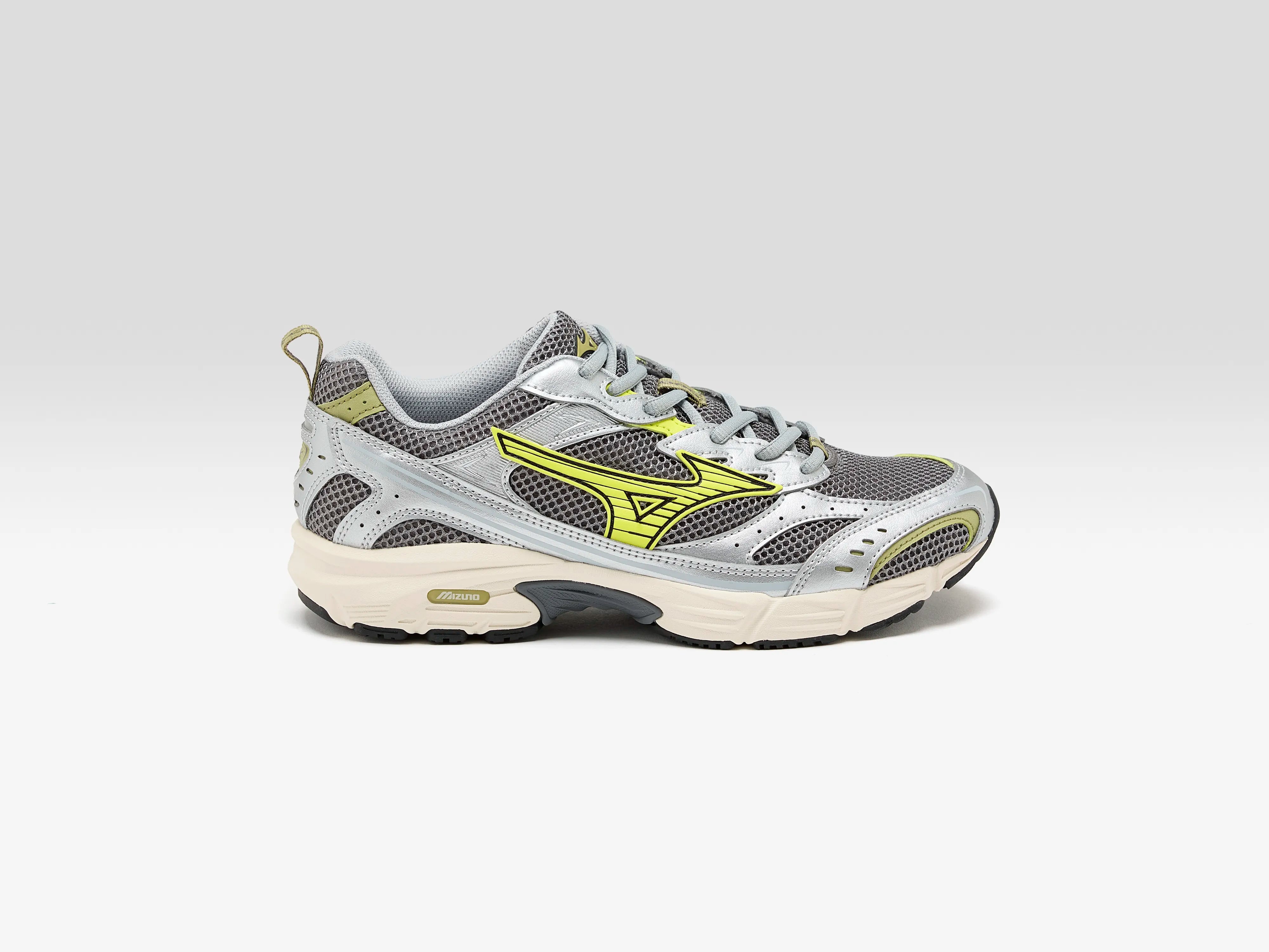ファッションシーンで話題のこれから流行るブランド12選 Mizuno Bellerose | Women for sneakers Sport MXR | ワンピース