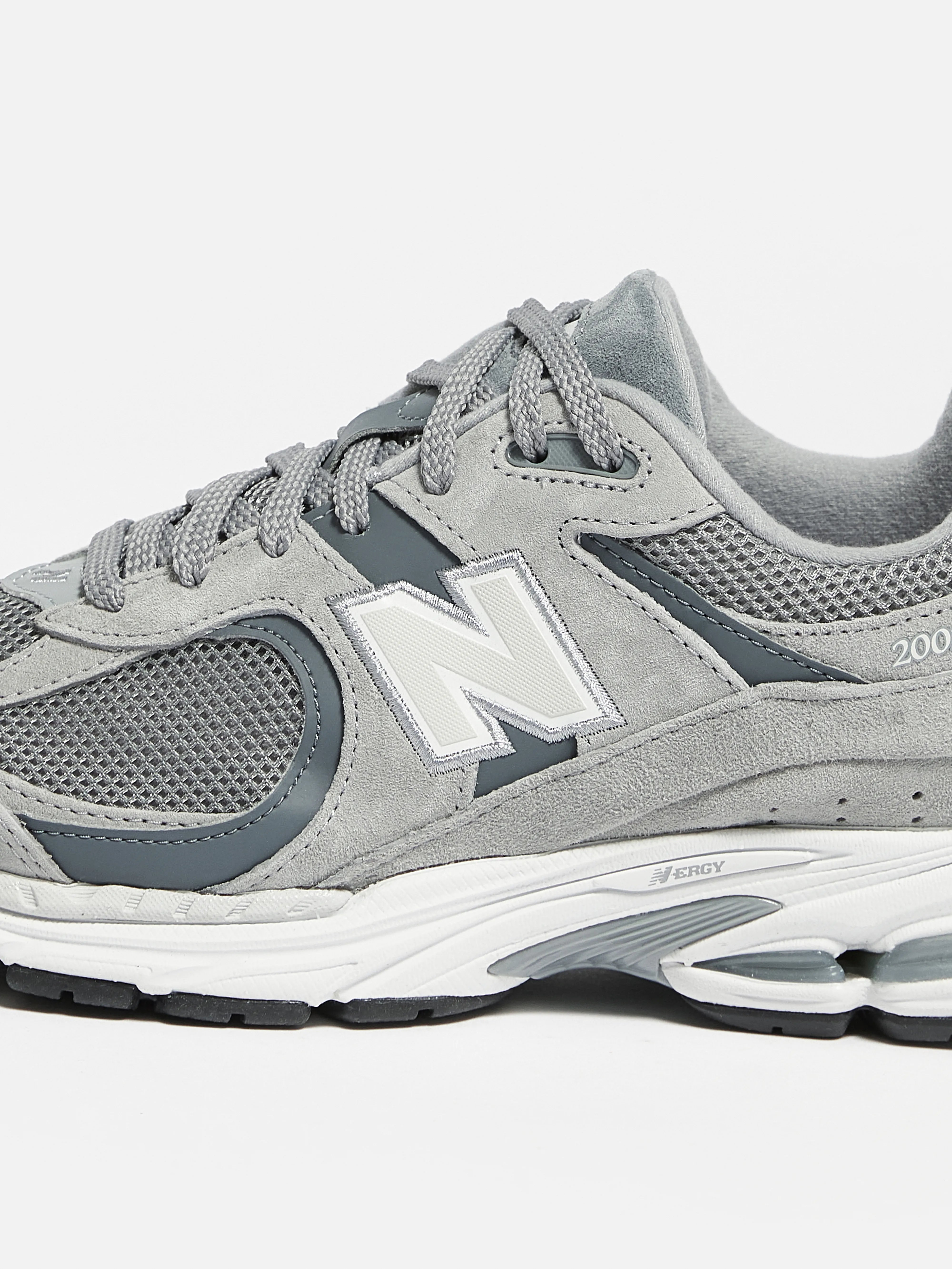2002R pour Homme (242 / M / GREY)