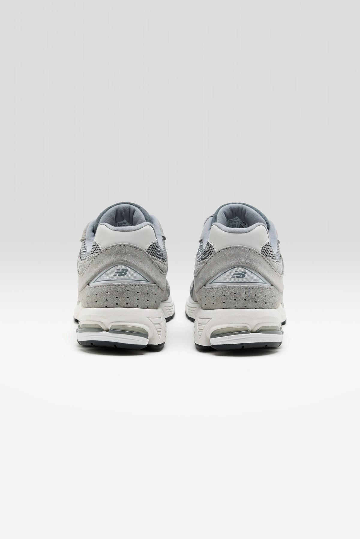 2002R for Men (242 / M / GREY)