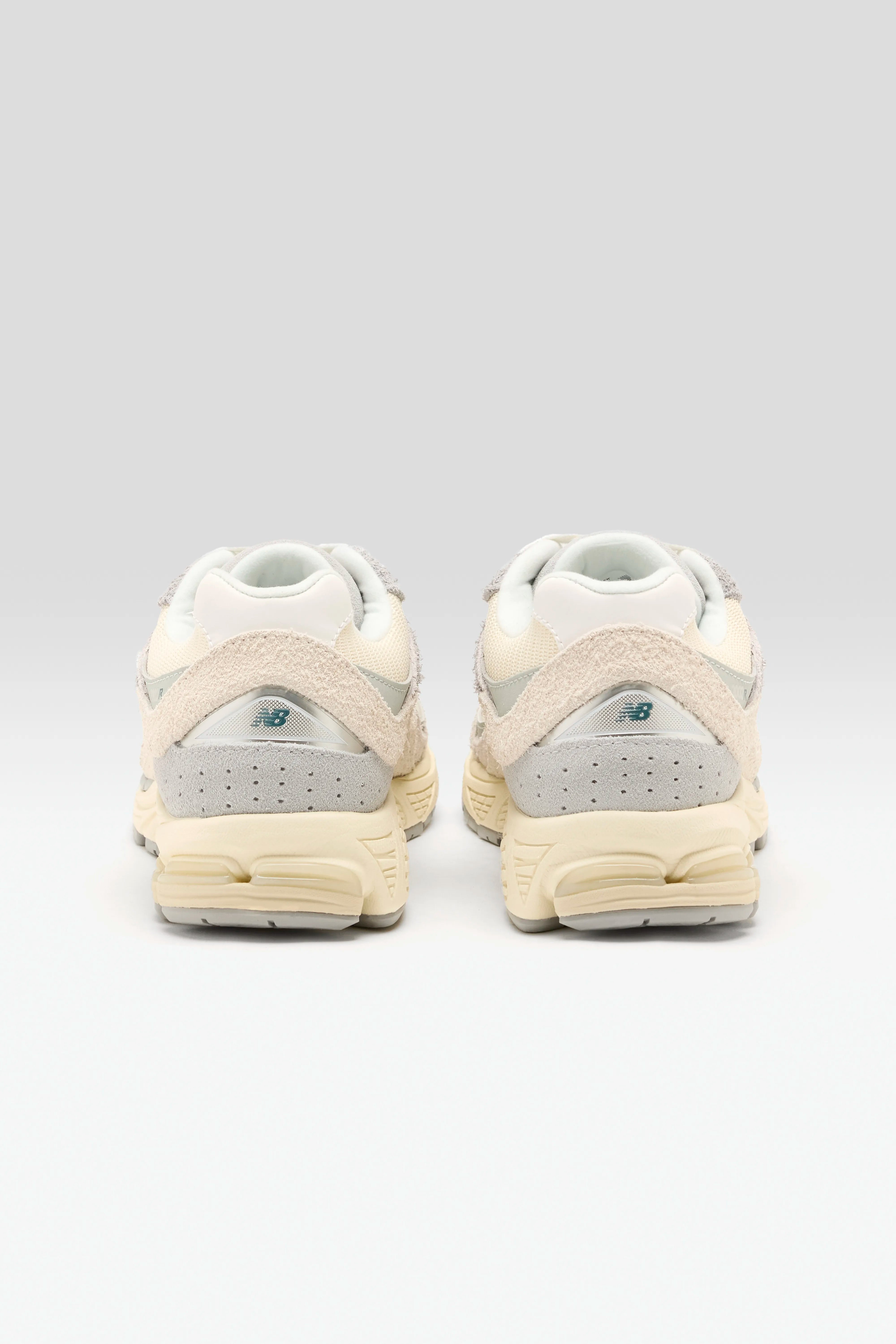 2002R for Women  (251 / W / CREAM)