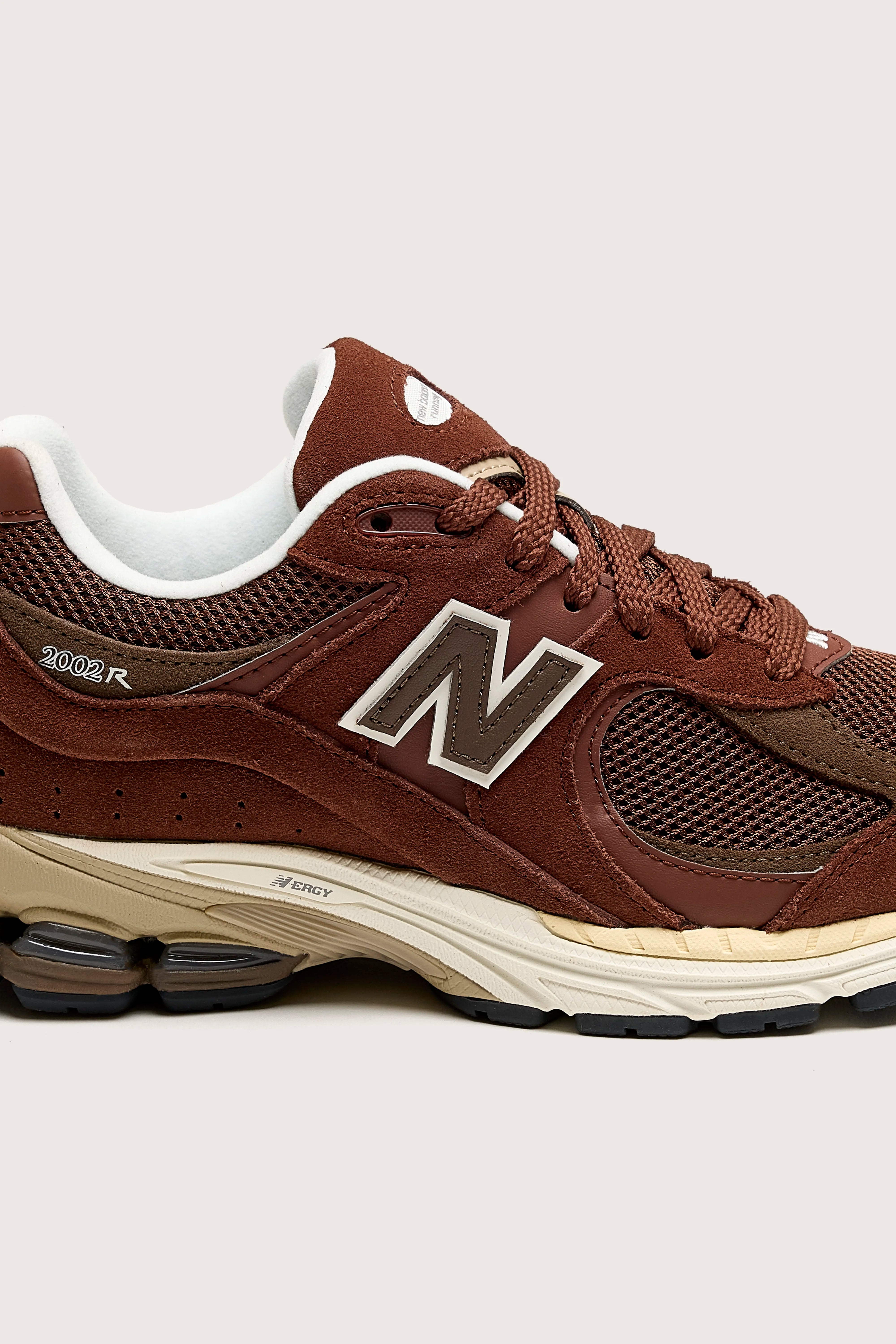 2002R for Women (242 / W / BROWN)