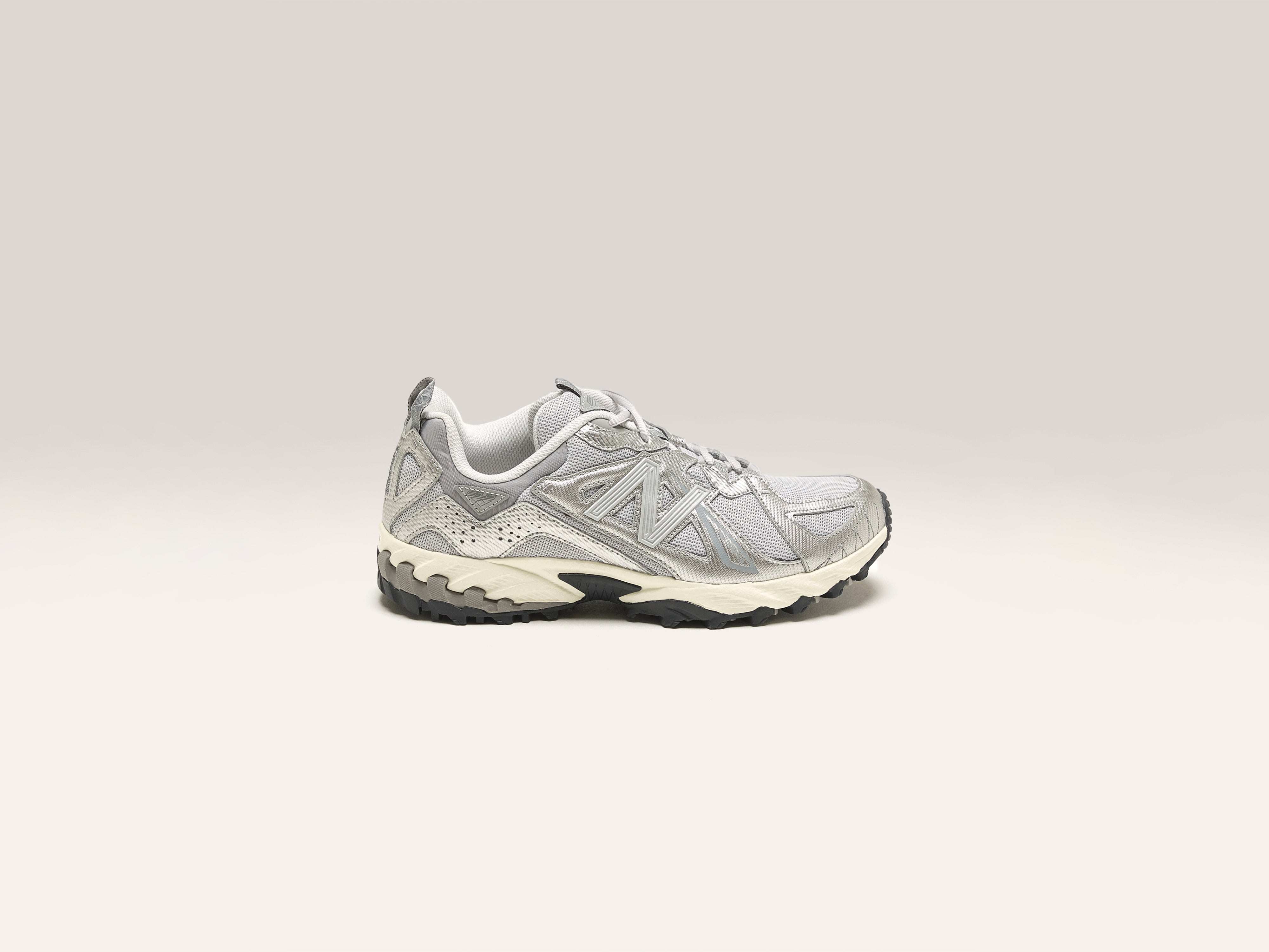 610V1 pour Femmes (242 / W / SILVER)