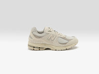 NEW BALANCE 2002R for Women  
