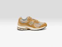 NEW BALANCE 2002R for Women  
