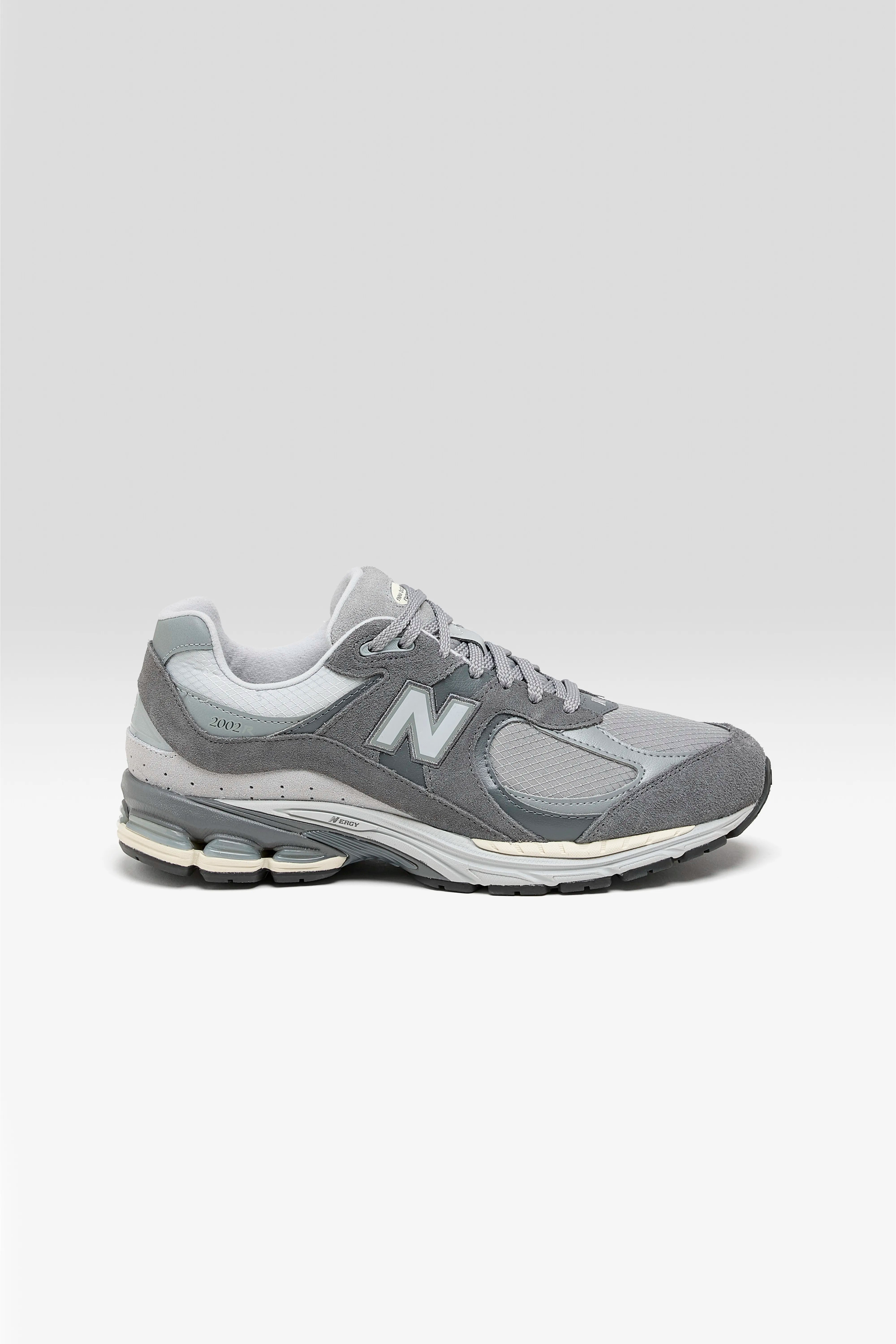 2002R voor Mannen  (251 / M / GREY)