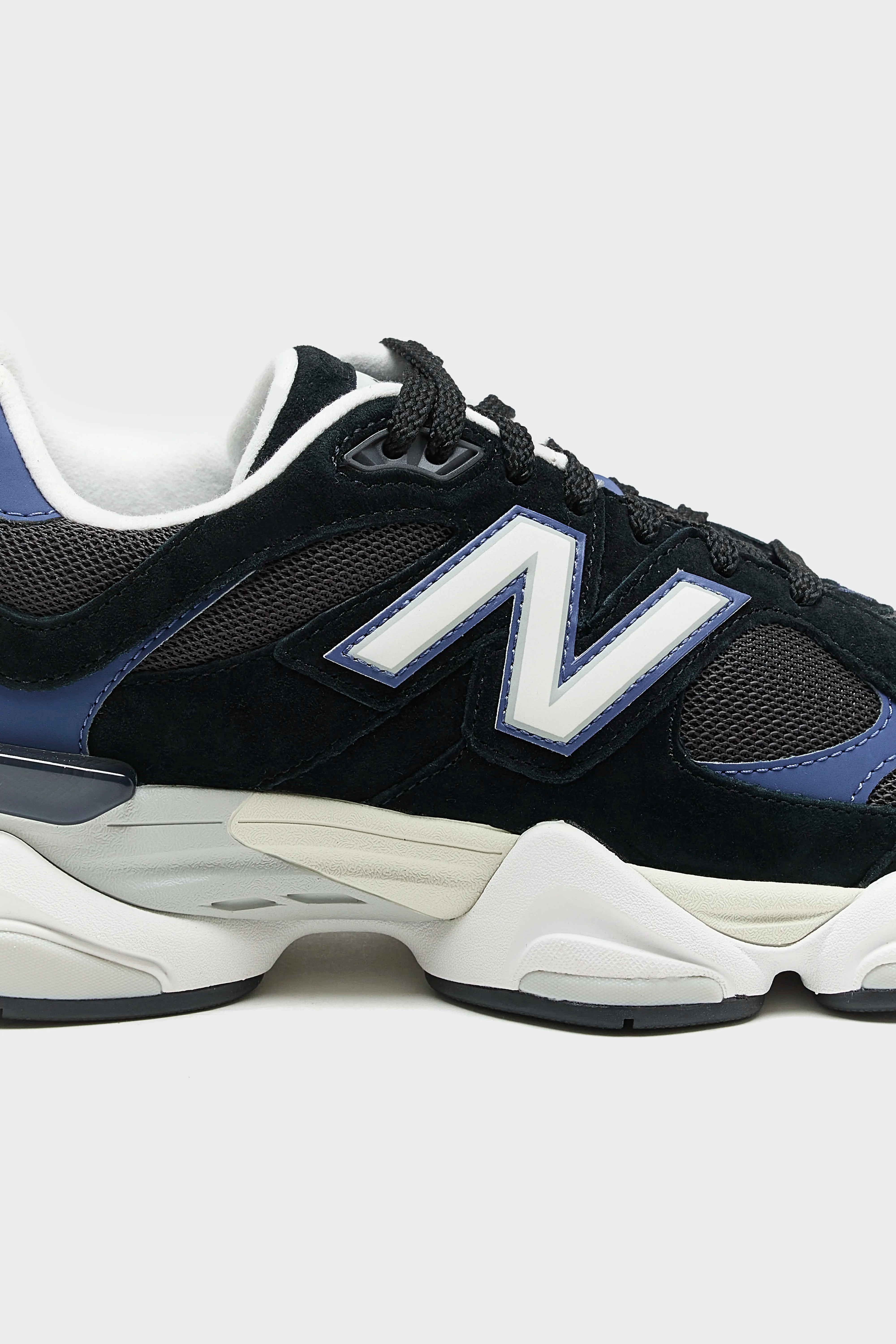 9060 for Men  (251 / M / BLACK)