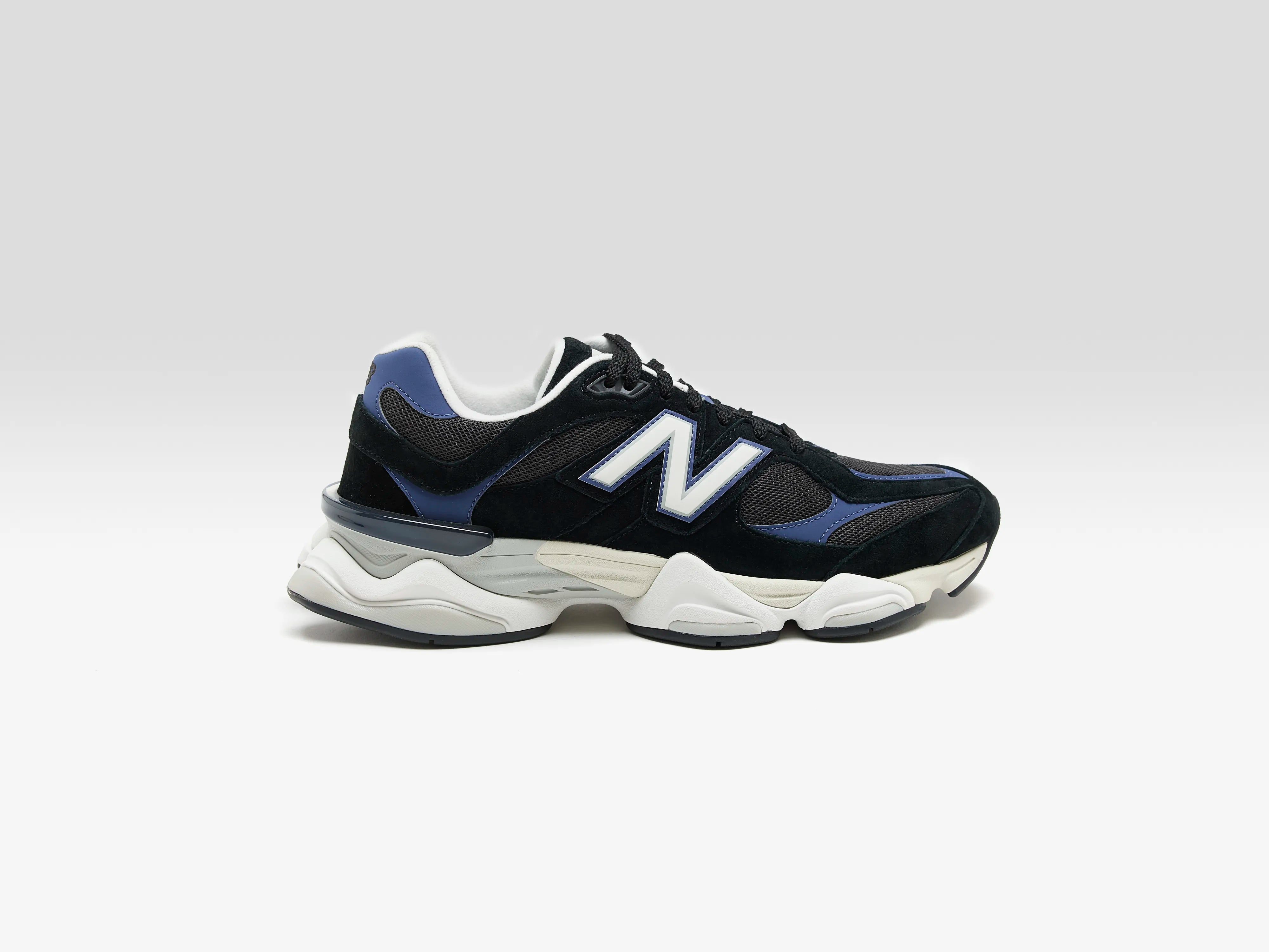 9060 for Men  (251 / M / BLACK)