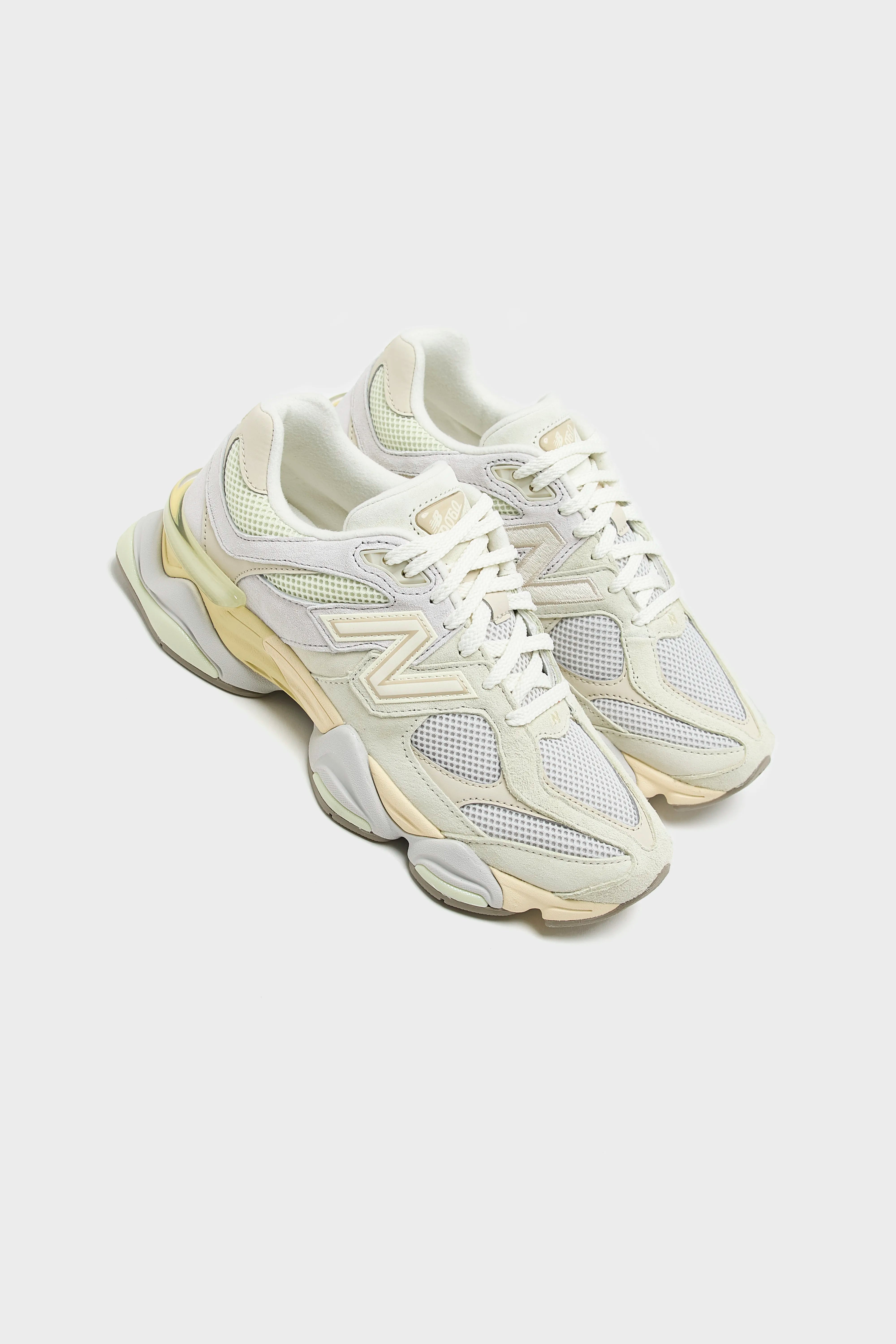 9060 for Women  (251 / W / GREEN)