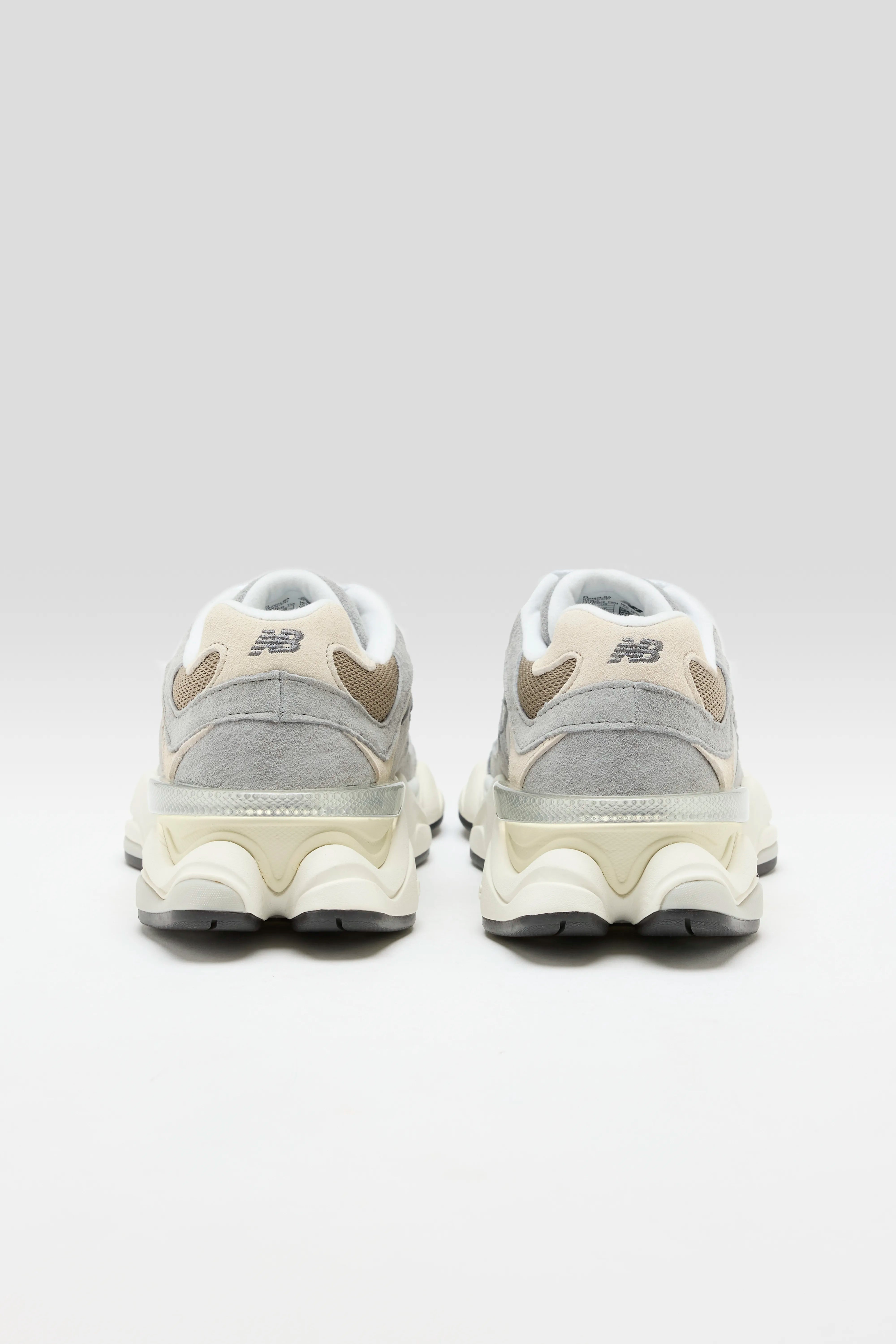 9060 for Women  (251 / W / GREY)