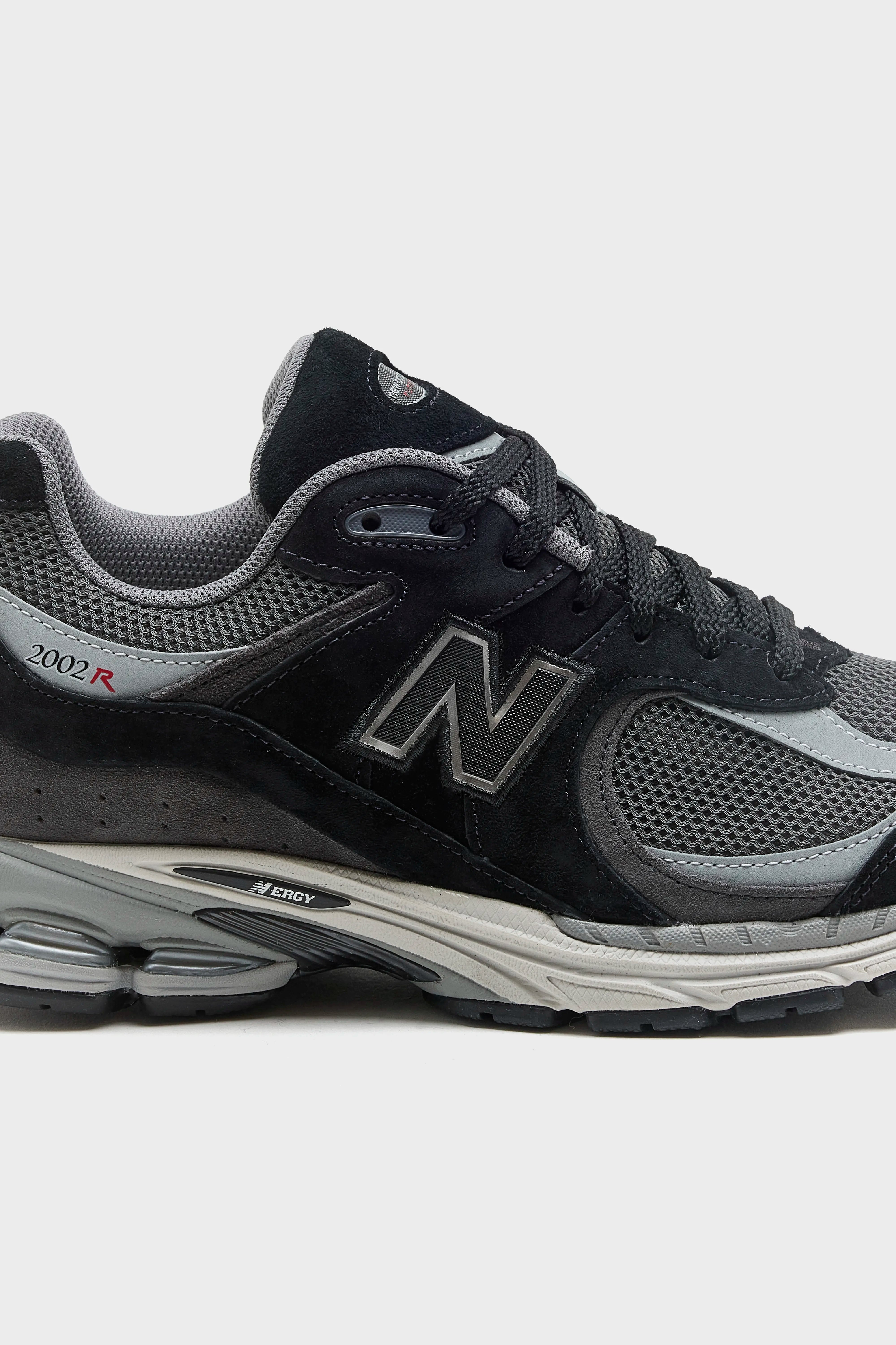 2002R for Men  (252 / M / BLACK)