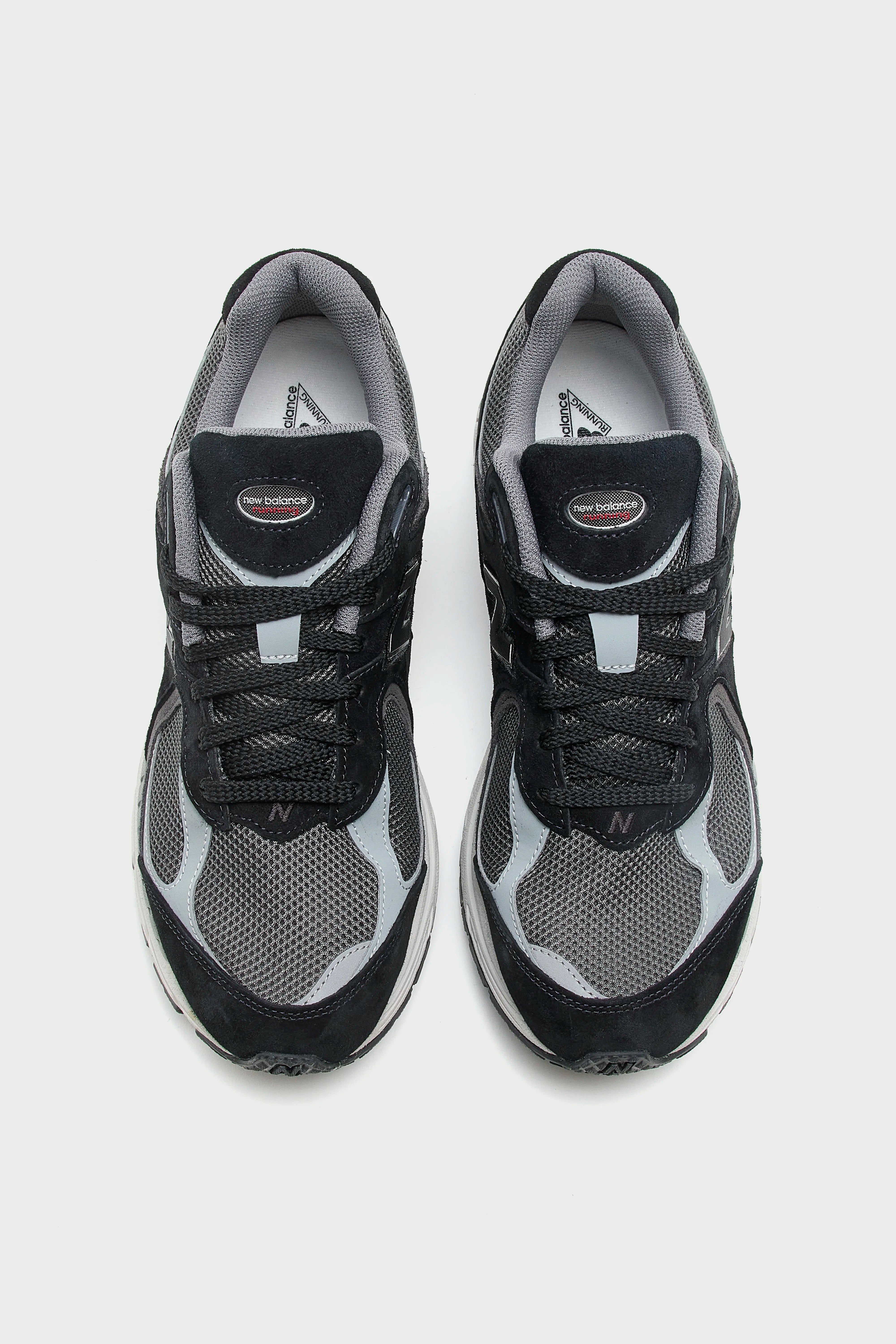 2002R for Men  (252 / M / BLACK)