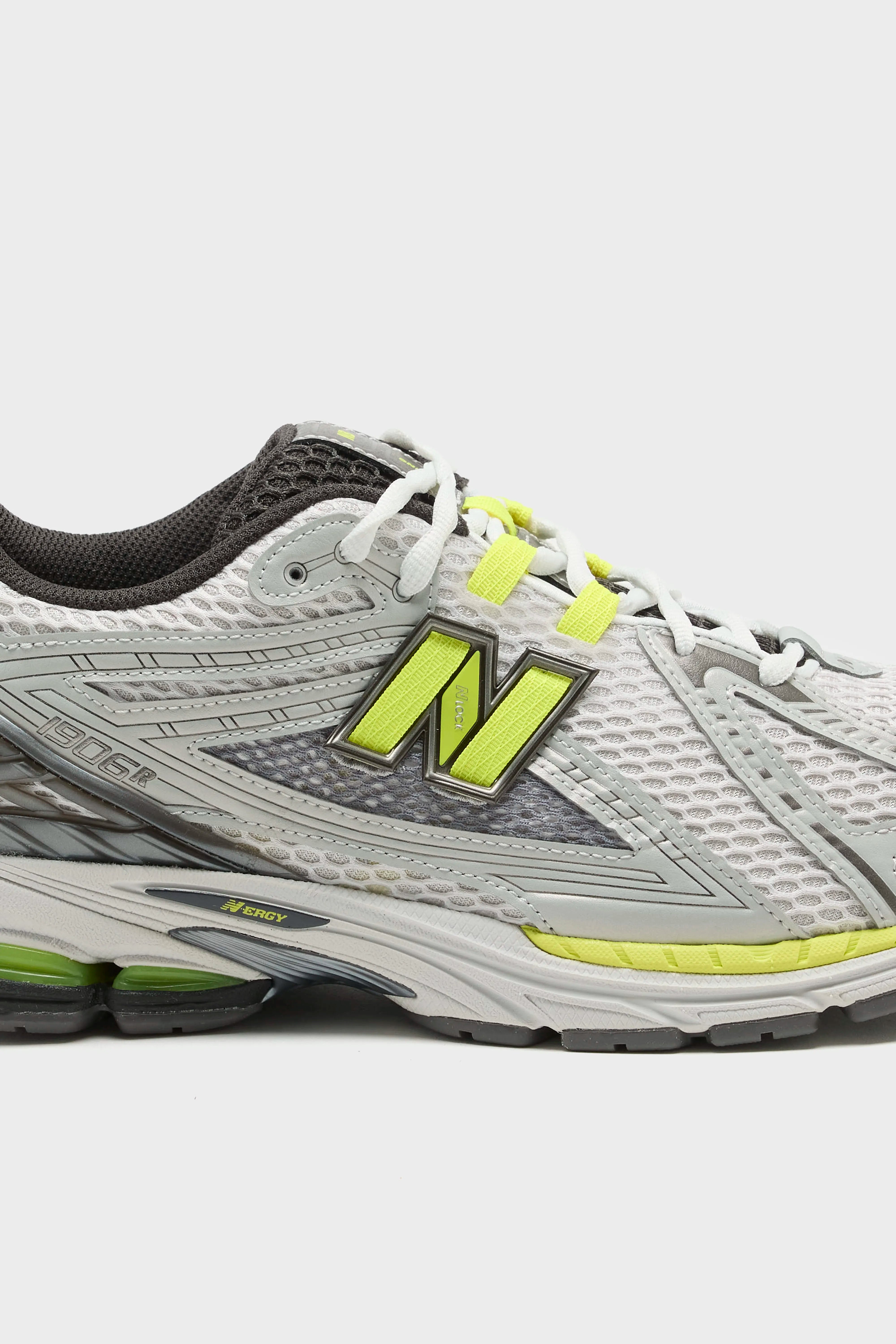 1906R for Men  (261 / M / SILVER)