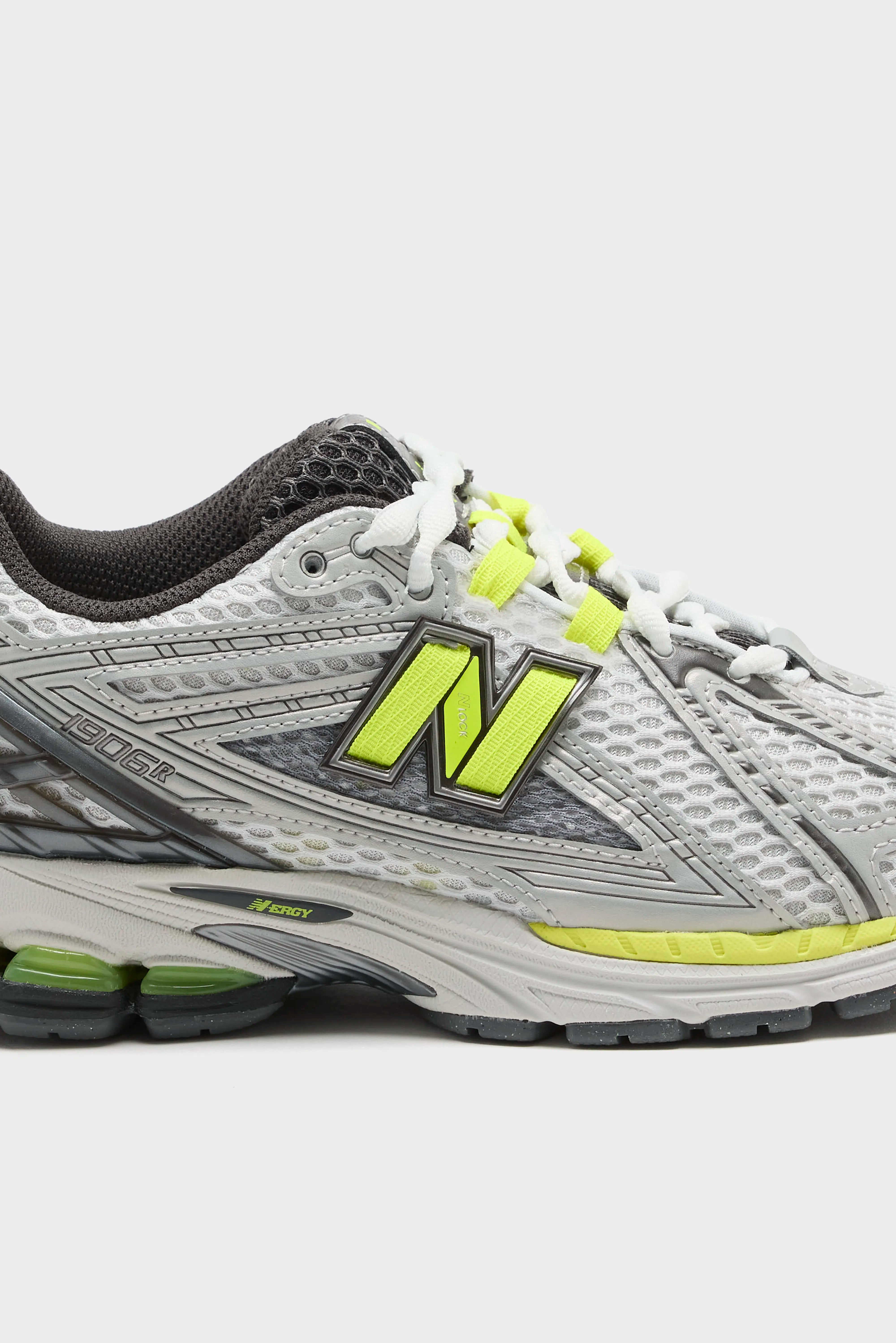 1906R for Women  (261 / W / SILVER)