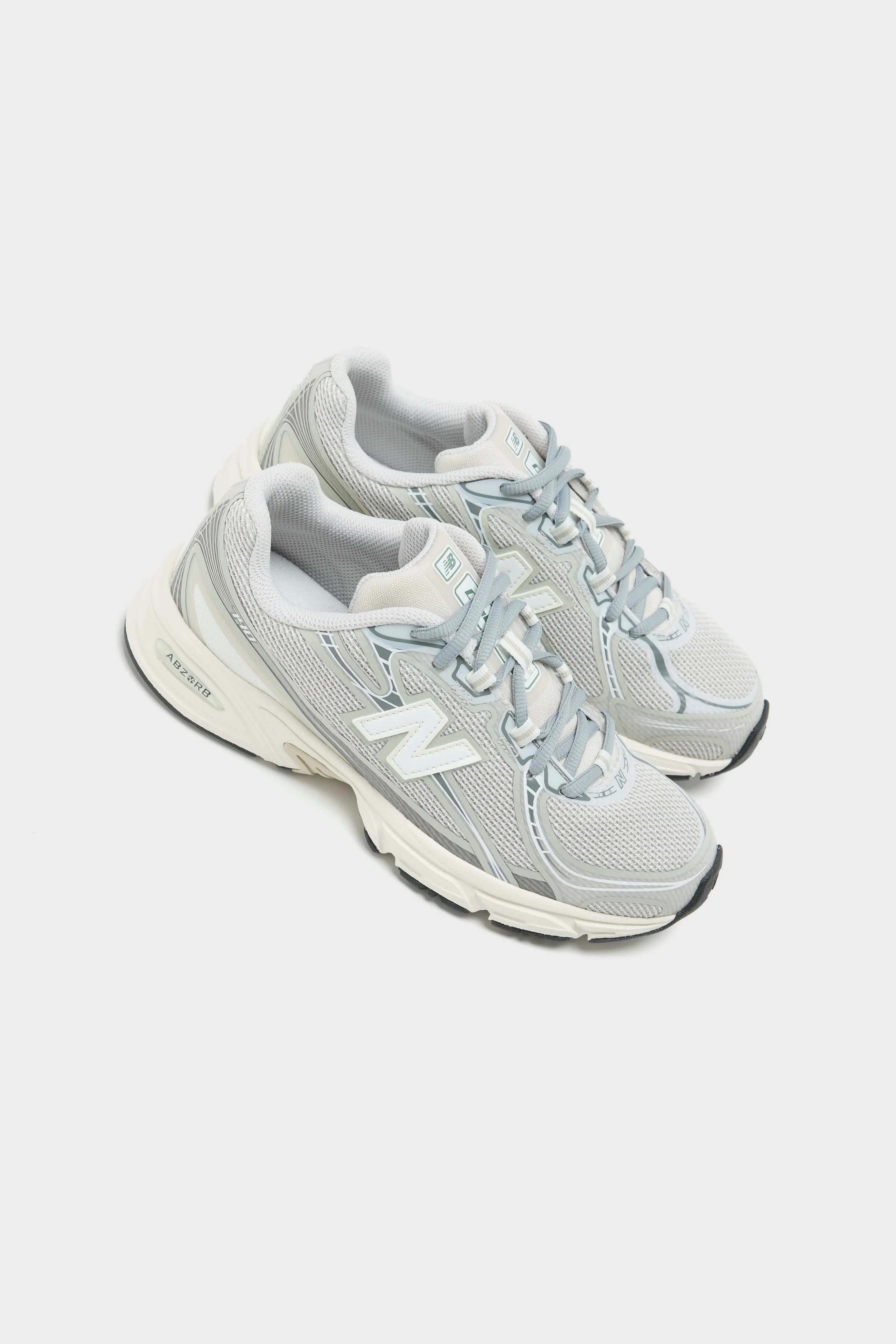 740N pour Femmes  (261 / W / GREY)