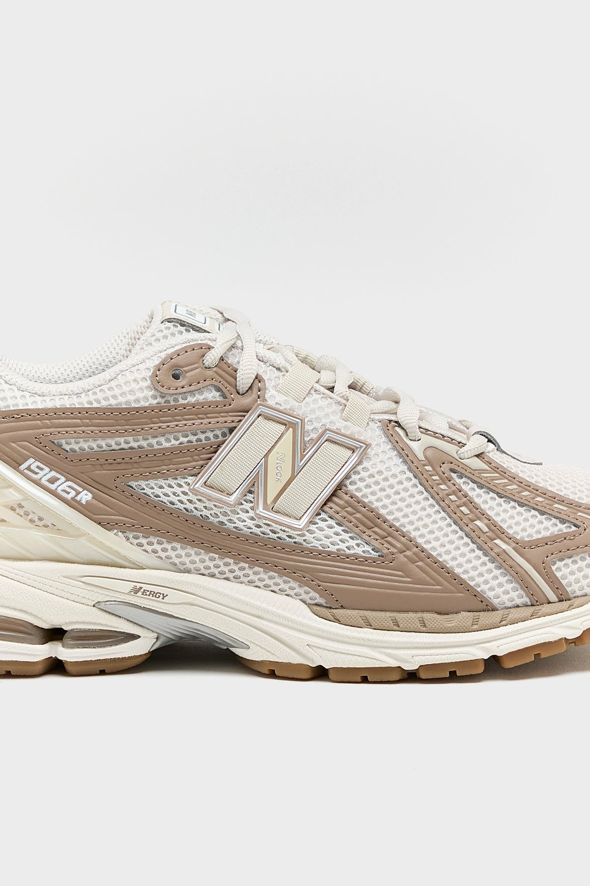 1906R for Women (262 / W / BROWN)