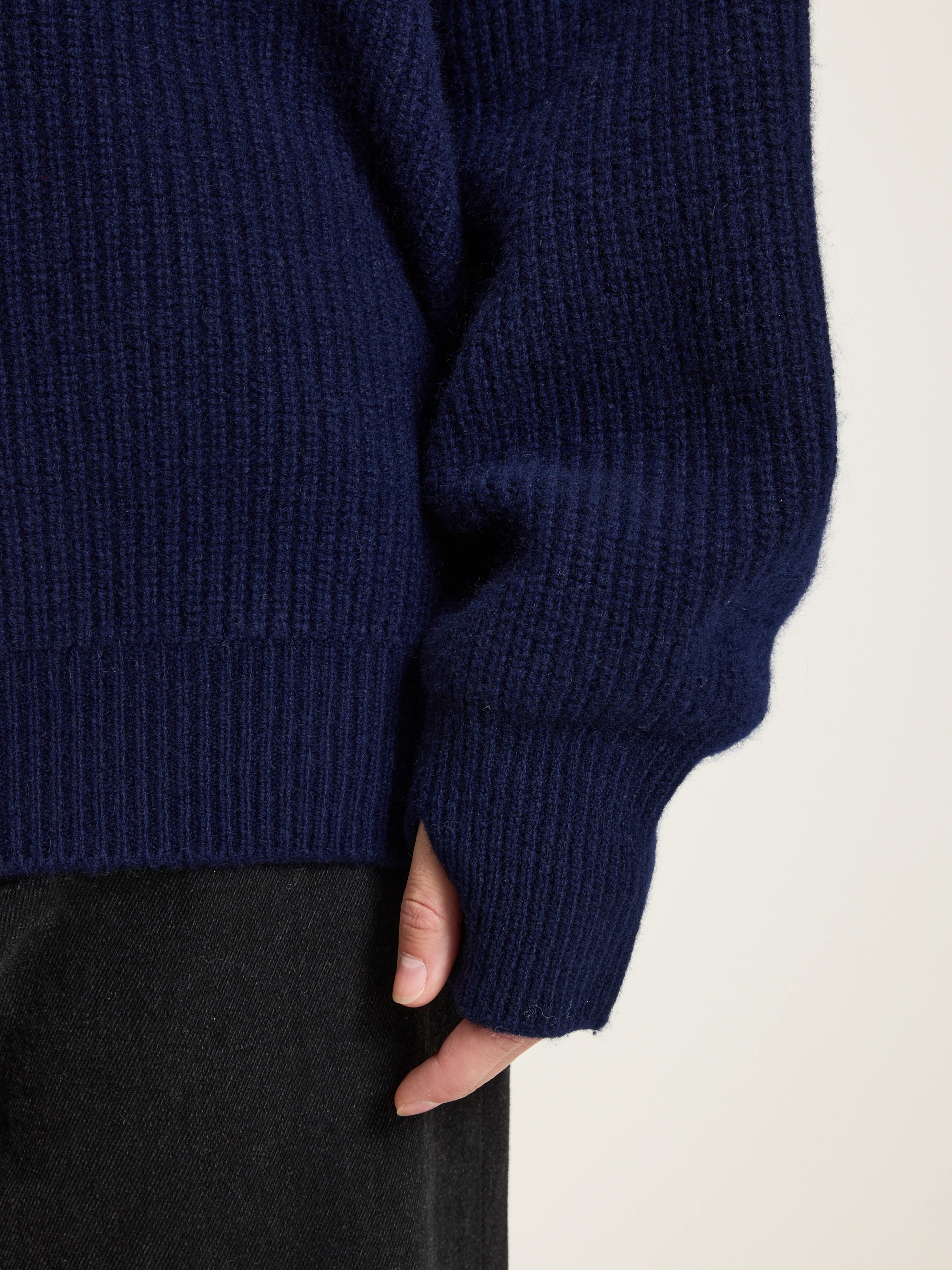 Pull à Coll Rond Highland (242 / W / NAVY)