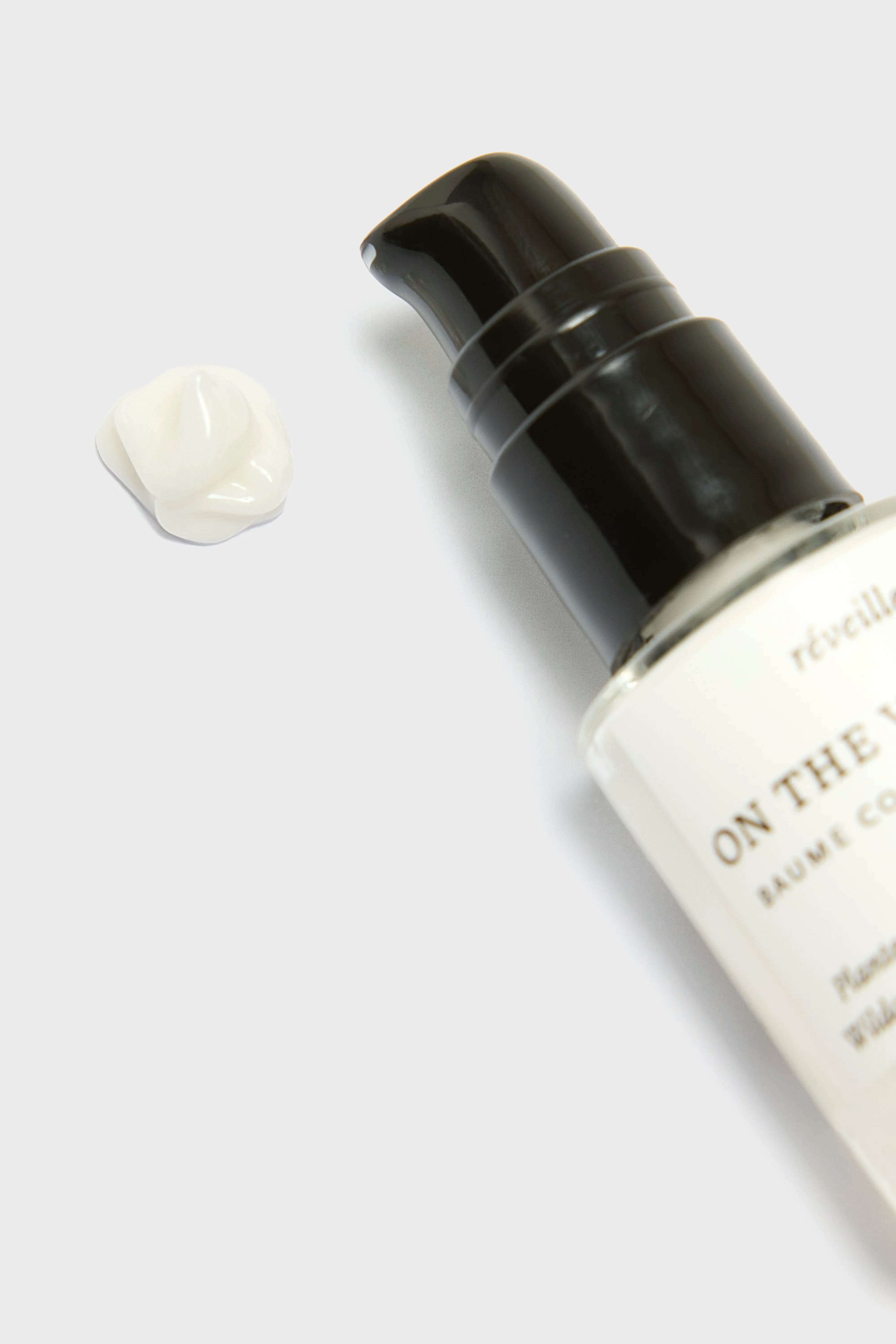 Contouring Eye Balm  (251 / W / WHITE)