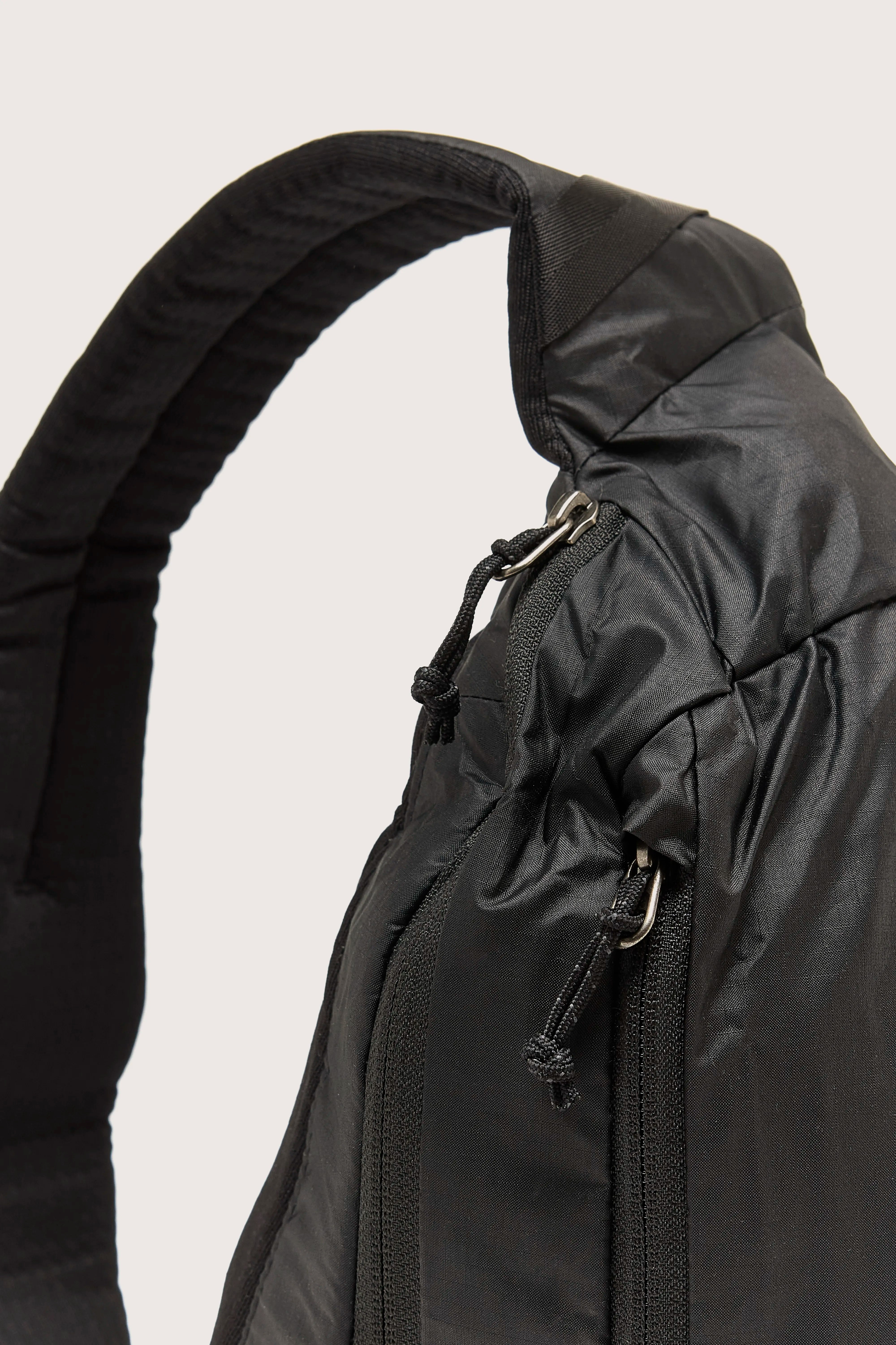 Ultralight Black Hole Sling Backpack Voor Heren | Bellerose