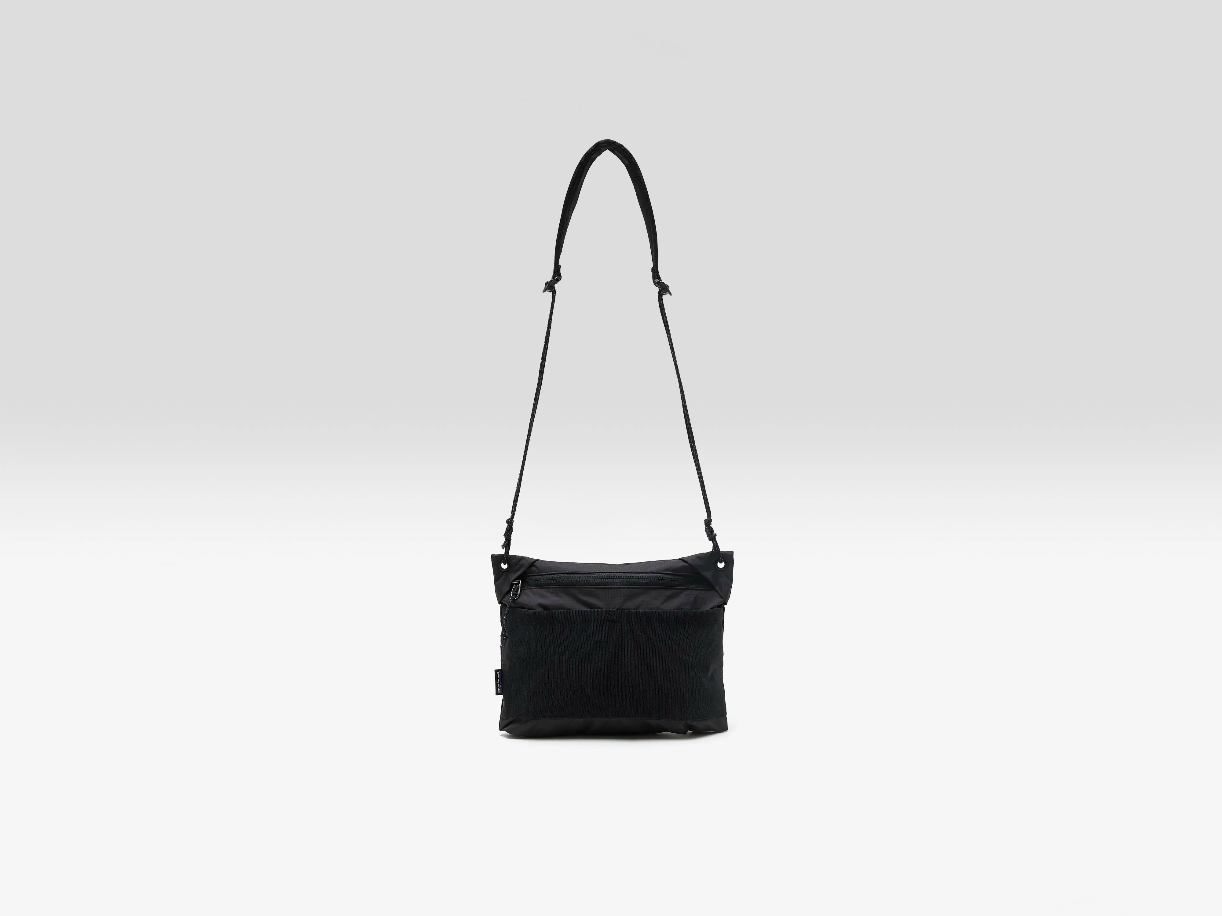 Terravia Saccoche tas  (261 / W / BLACK)