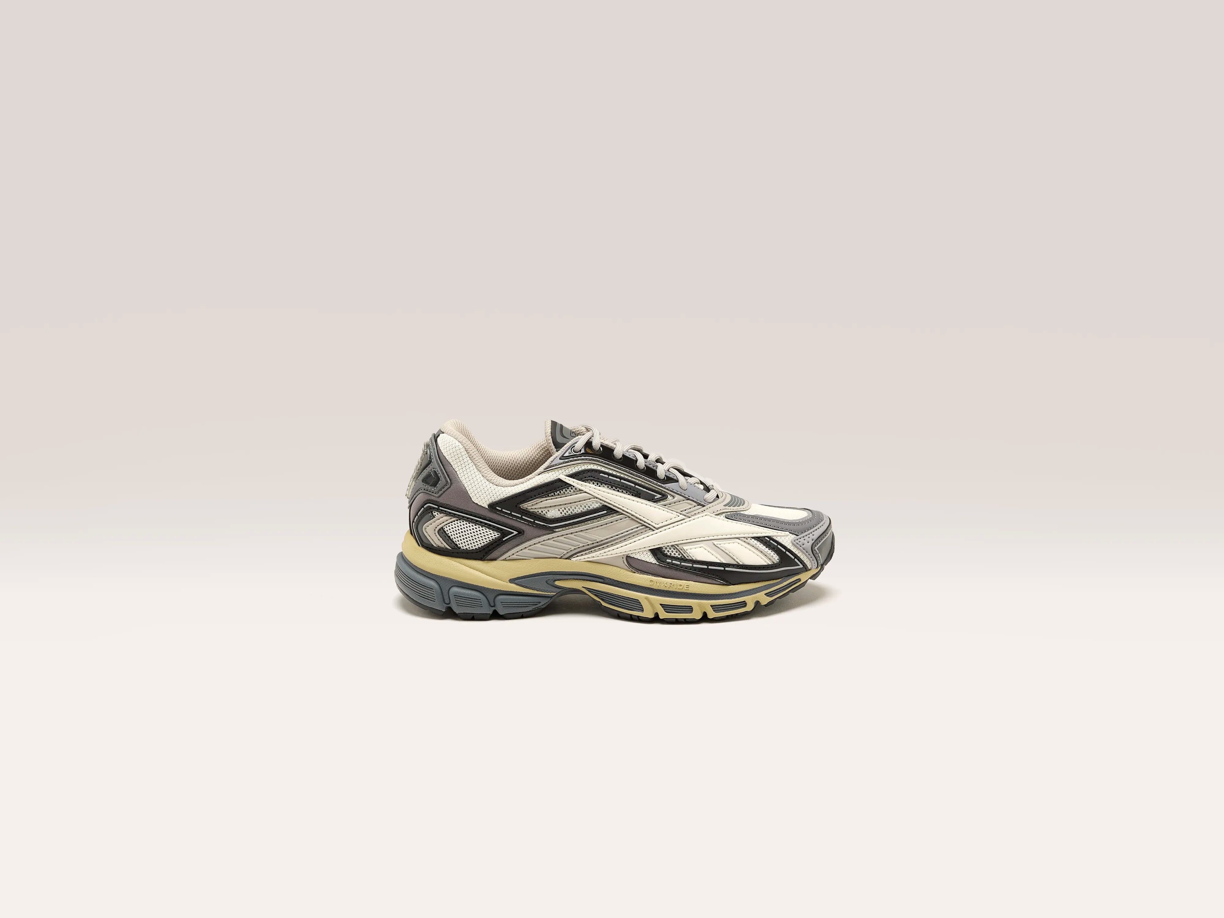 Premier Road Ultra for Women (242 / W / GREY)