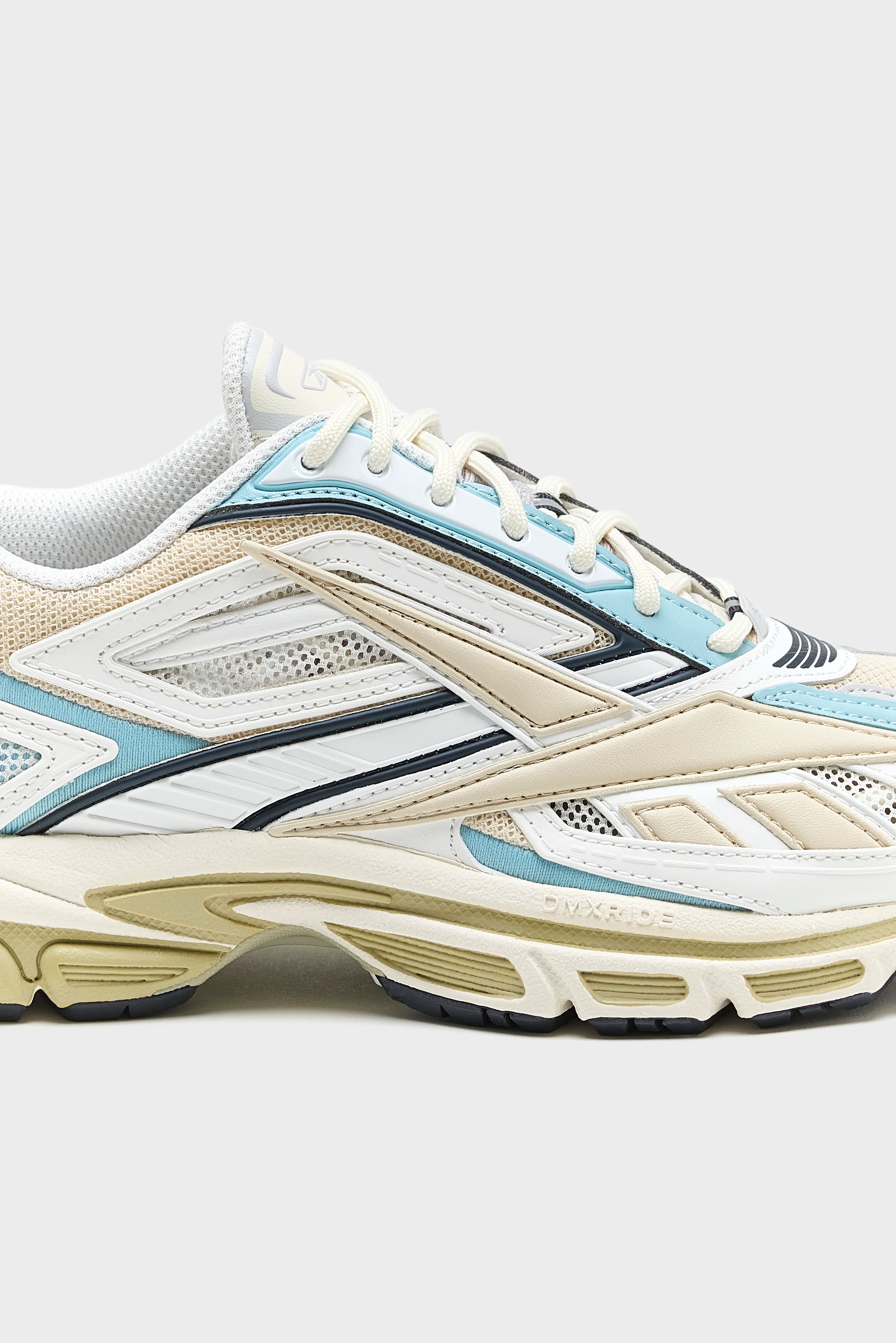 Premier Road Ultra for Women  (251 / W / BEIGE)