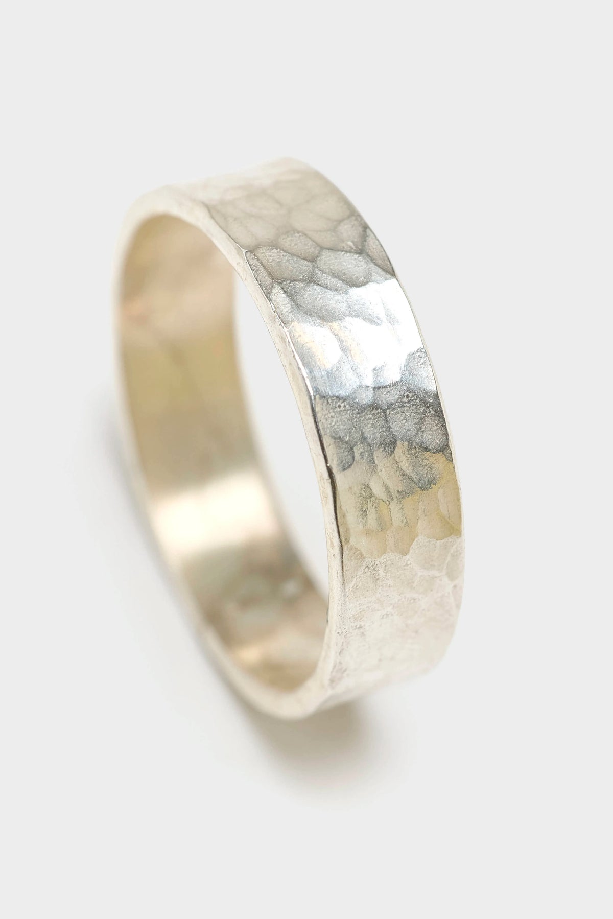 Hammered Ring (262 / U / SILVER)